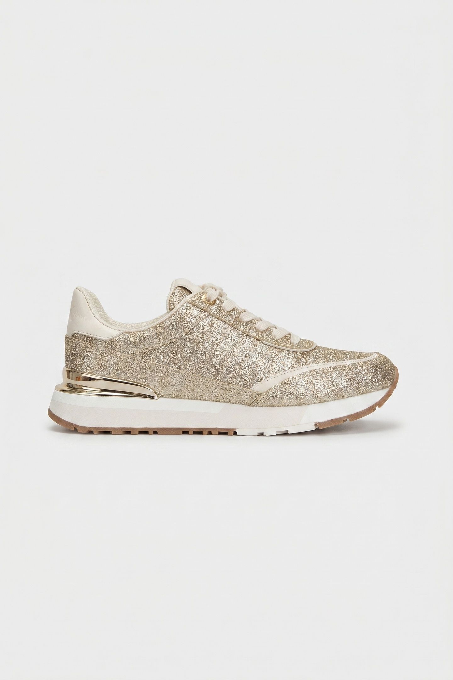 NOVA TRAINER PALE GOLD 1