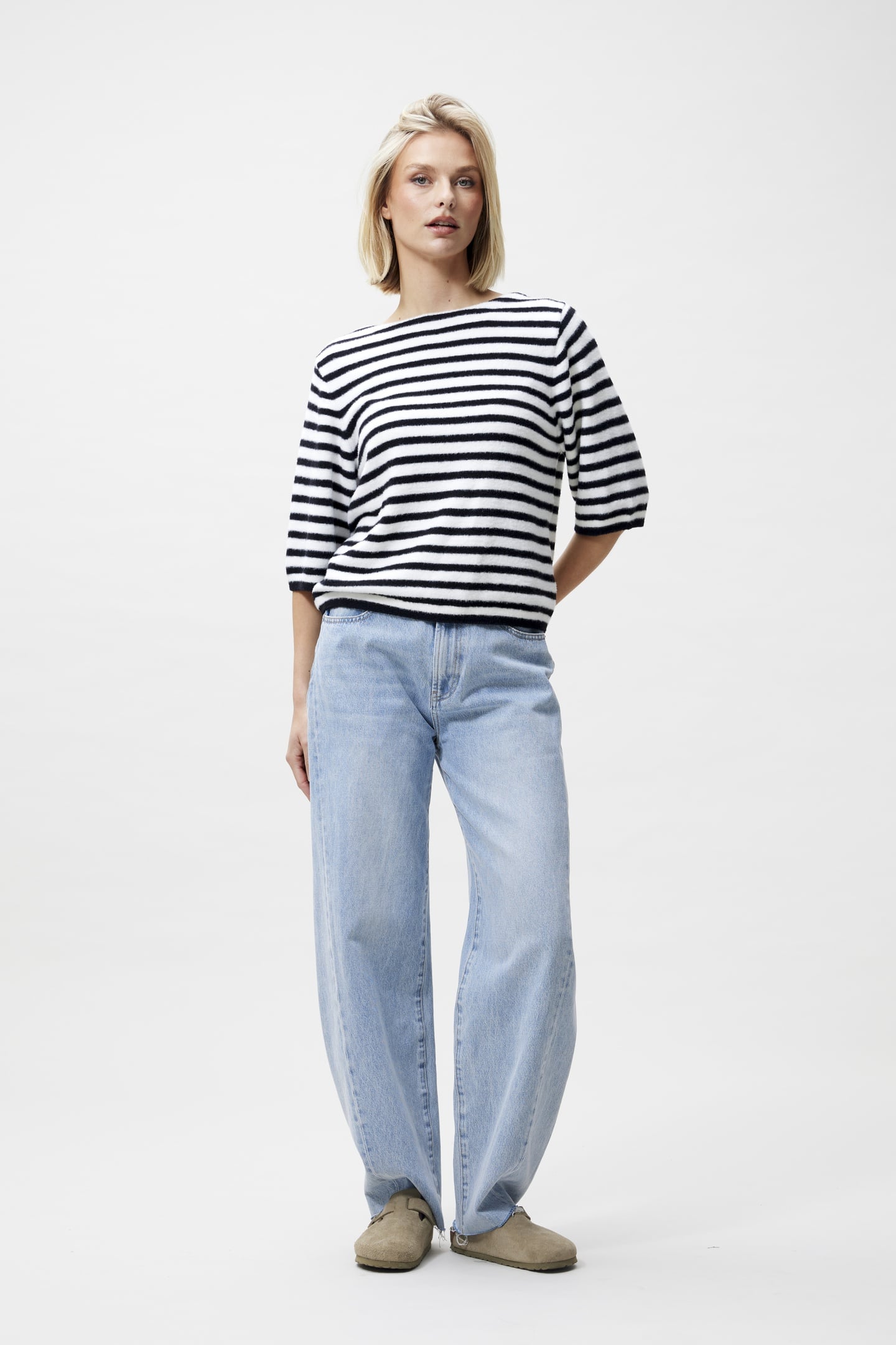 SHORT SLEEVE SOFT STRIPED KNIT BLACK 2