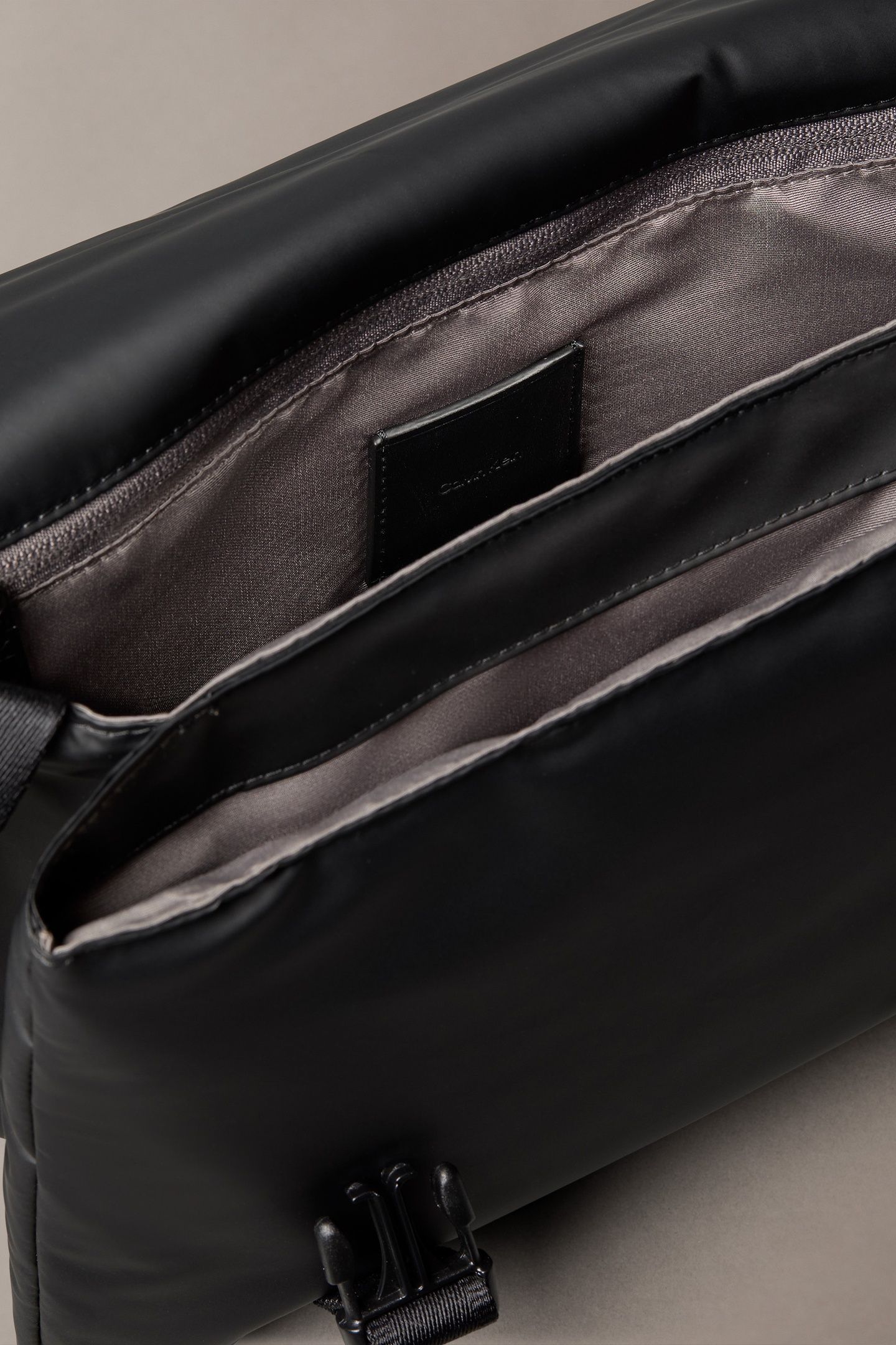 PUFFER UTILITY MESSENGER BAG BLACK 5