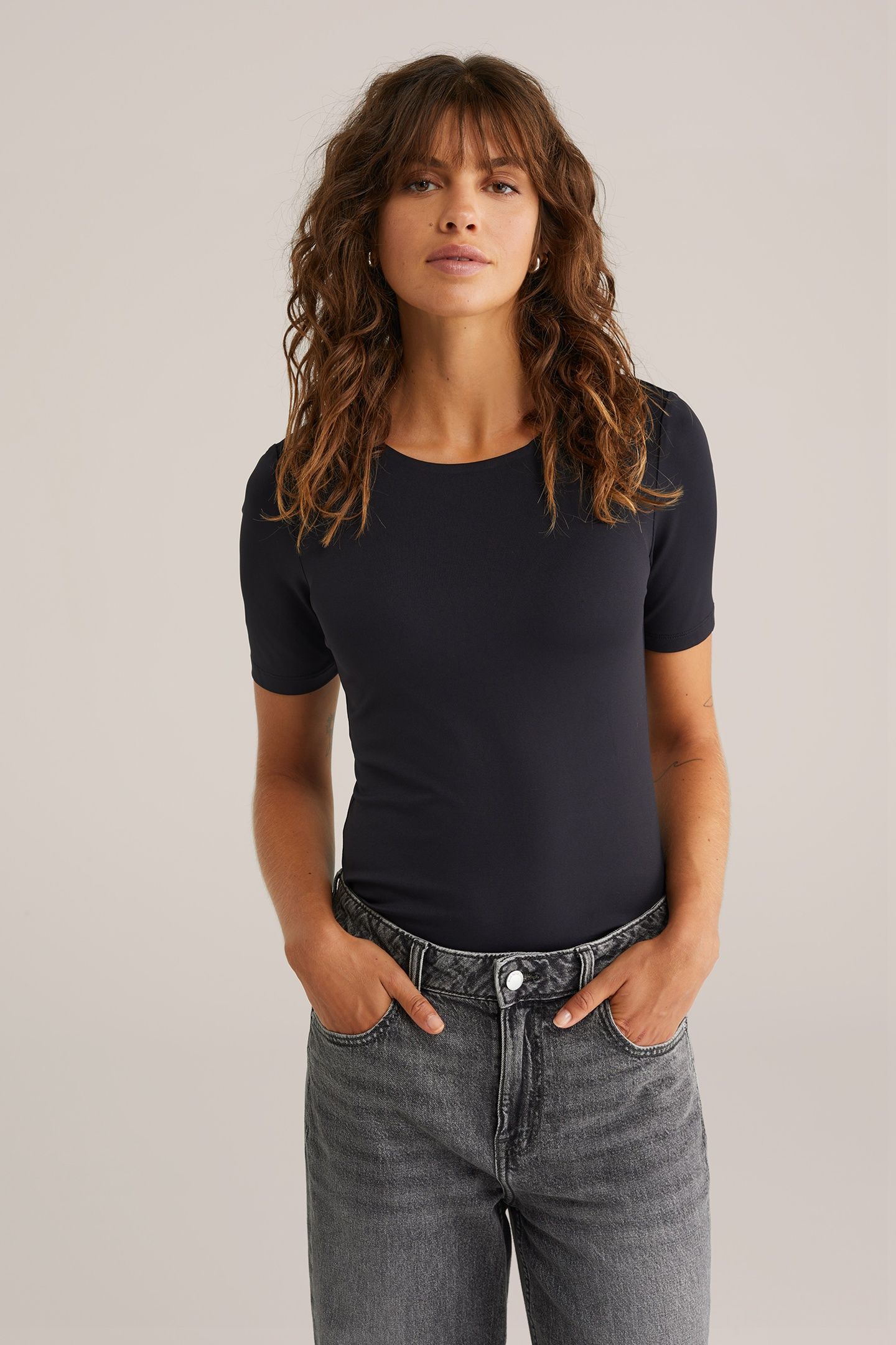 T-SHIRT BLACK 1