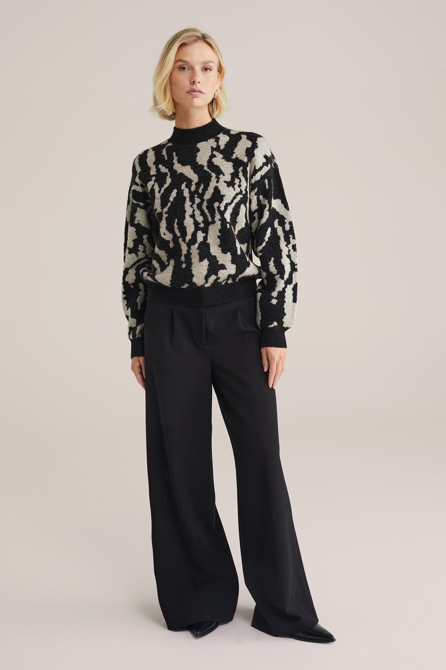 KNITTED PULLOVER BLACK 1