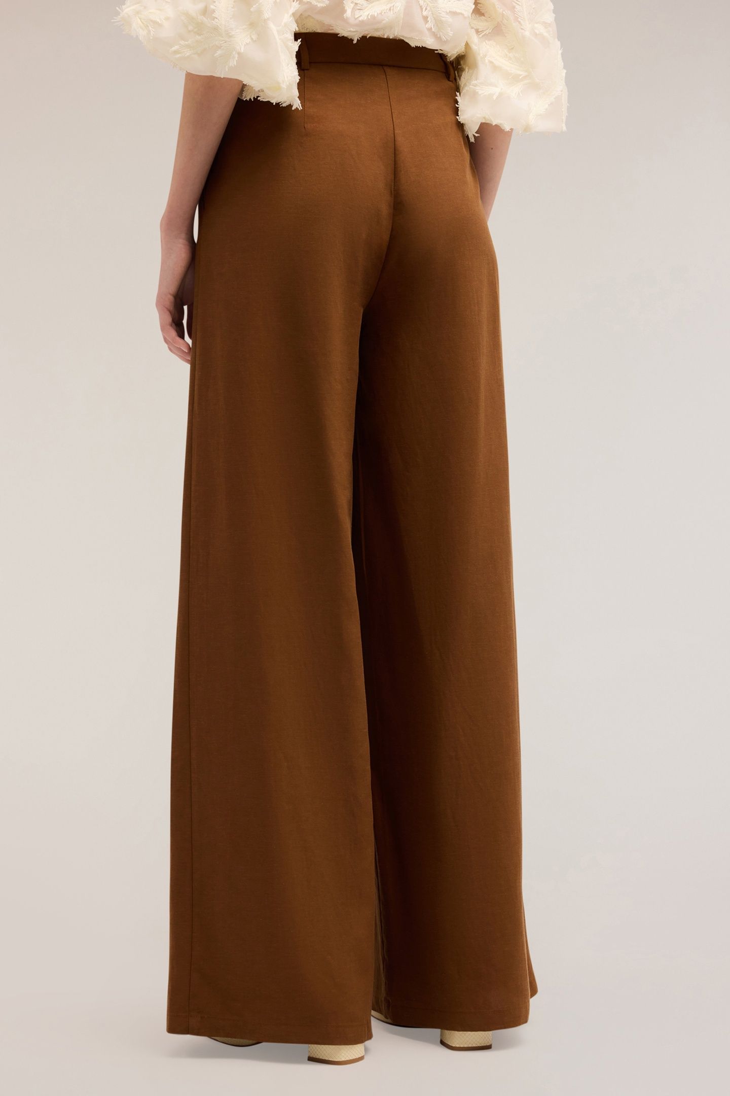 PLEATED PALAZZO TROUSERS IN LYOCELL BLEND BROWN 2