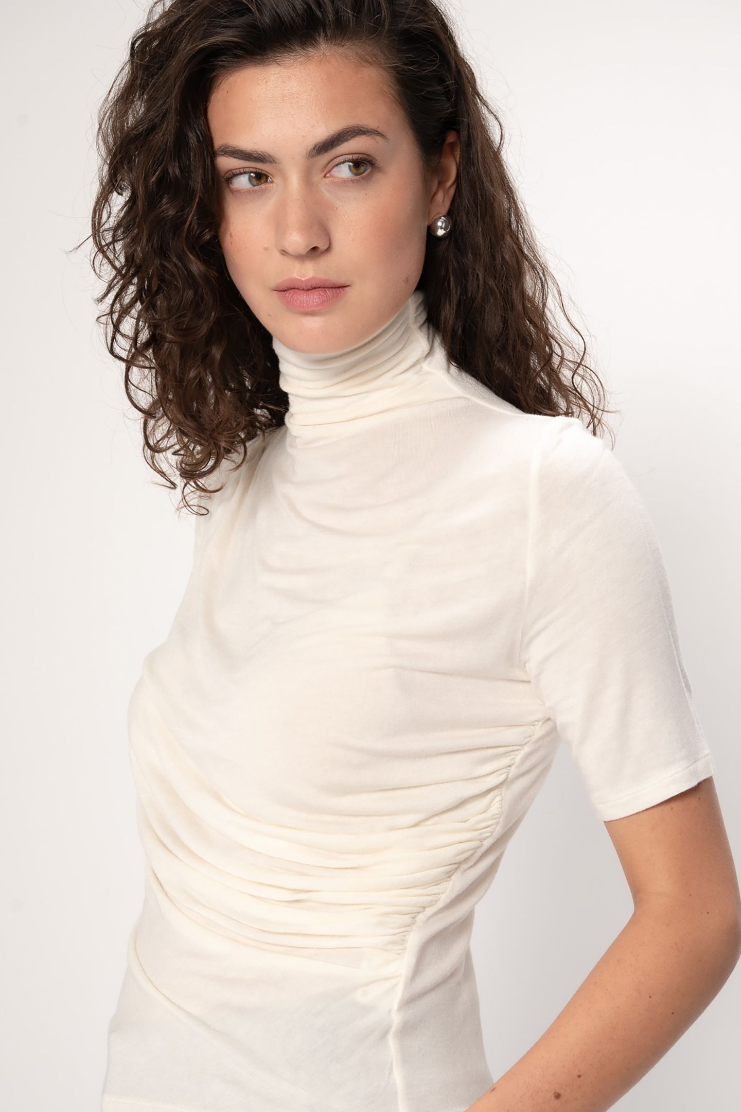 LYNN TOP COCONUT MILK 3