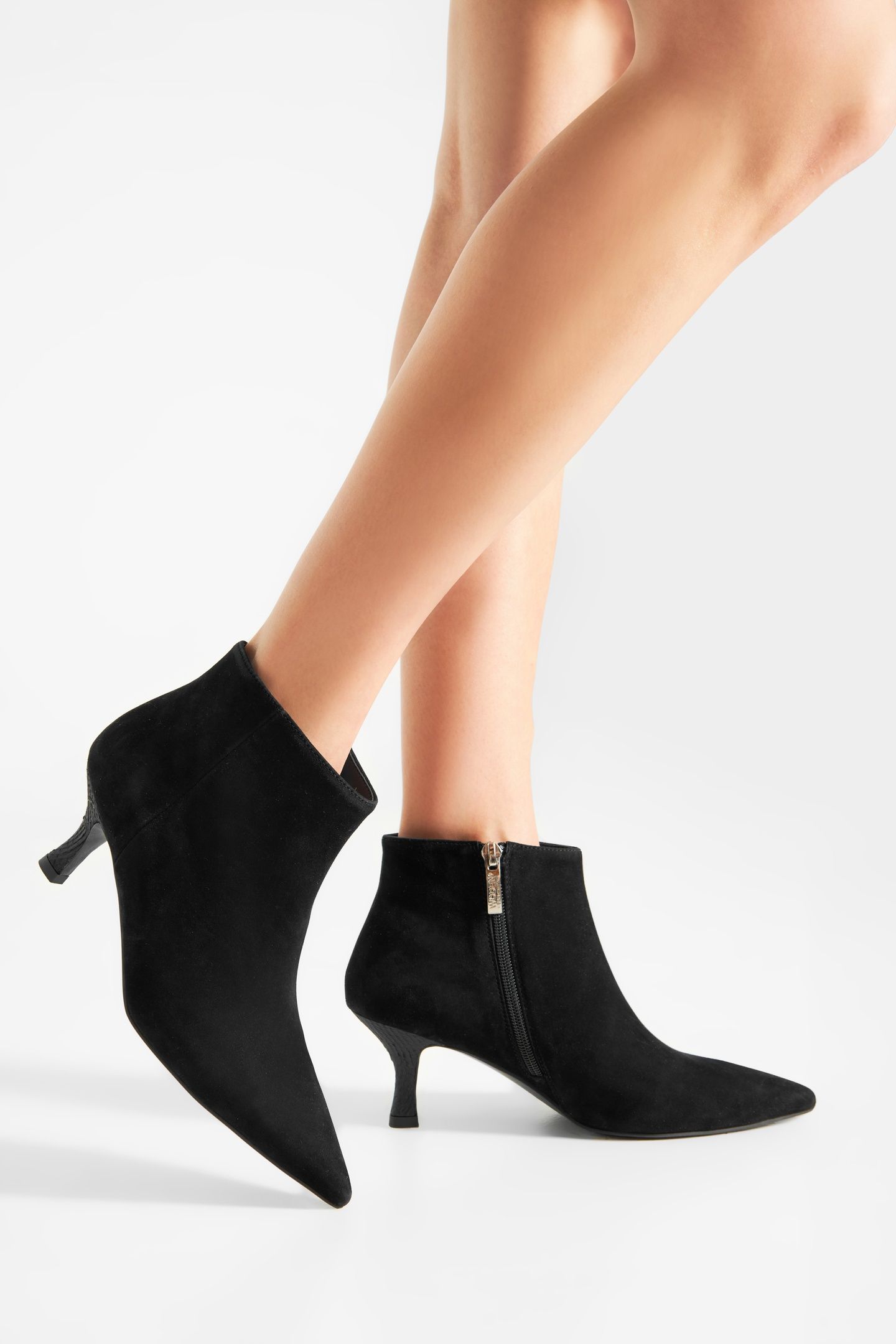 VERA S BLACK 5