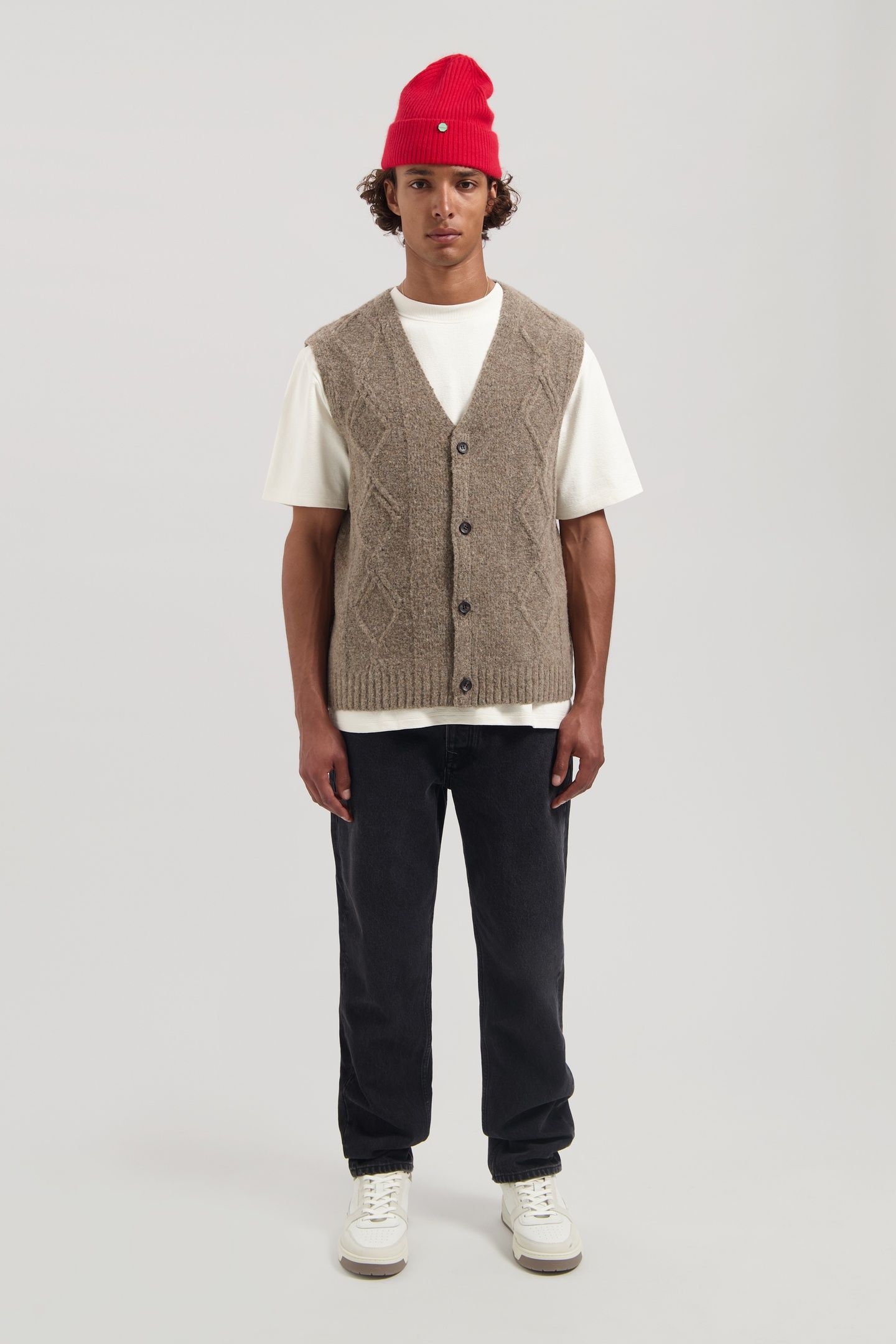 DS_HUGIN SLEEVELESS VEST DK. BROWN 2