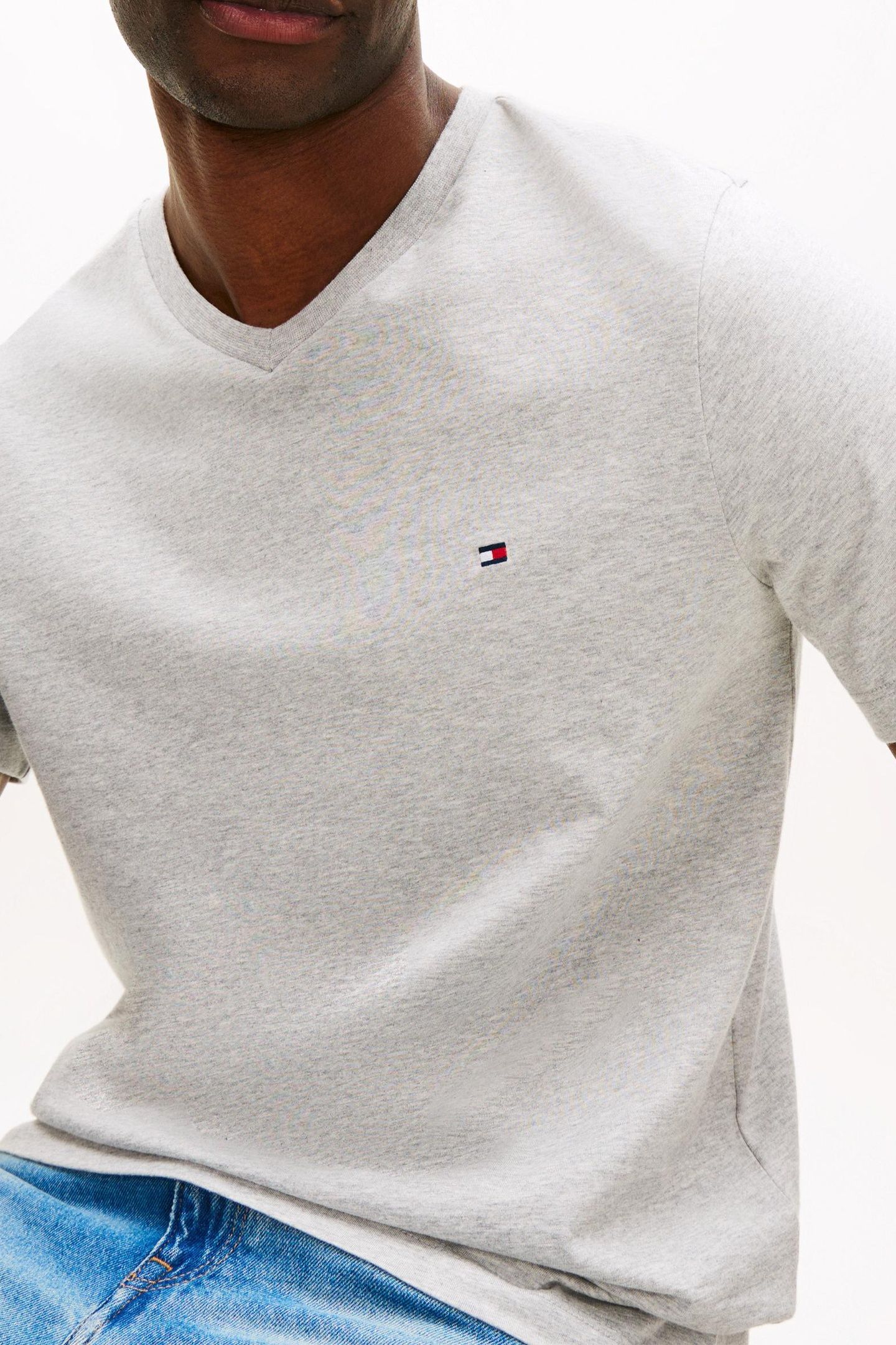ESSENTIAL V-NECK TEE LIGHT GREY HEATHER 5