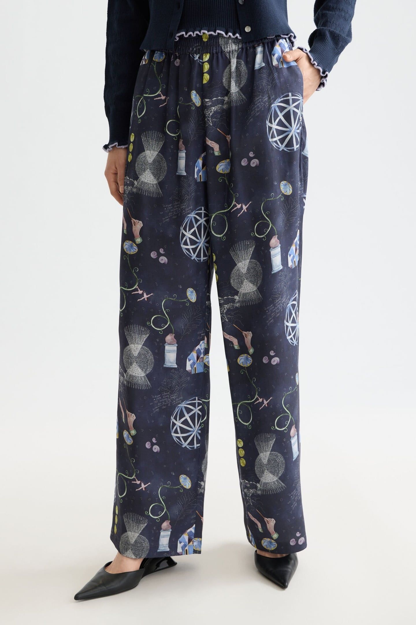 GIA - MID RISE WIDE LEG ELASTICATED TROUSERS IN BLOCK PRINT 4