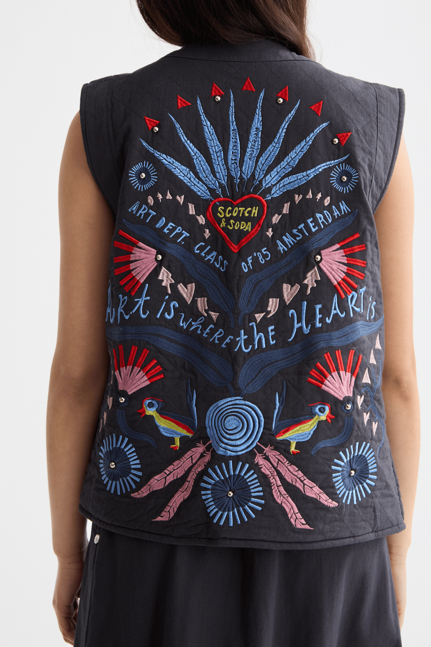 EMBROIDERED GILET CHARCOAL ART 4