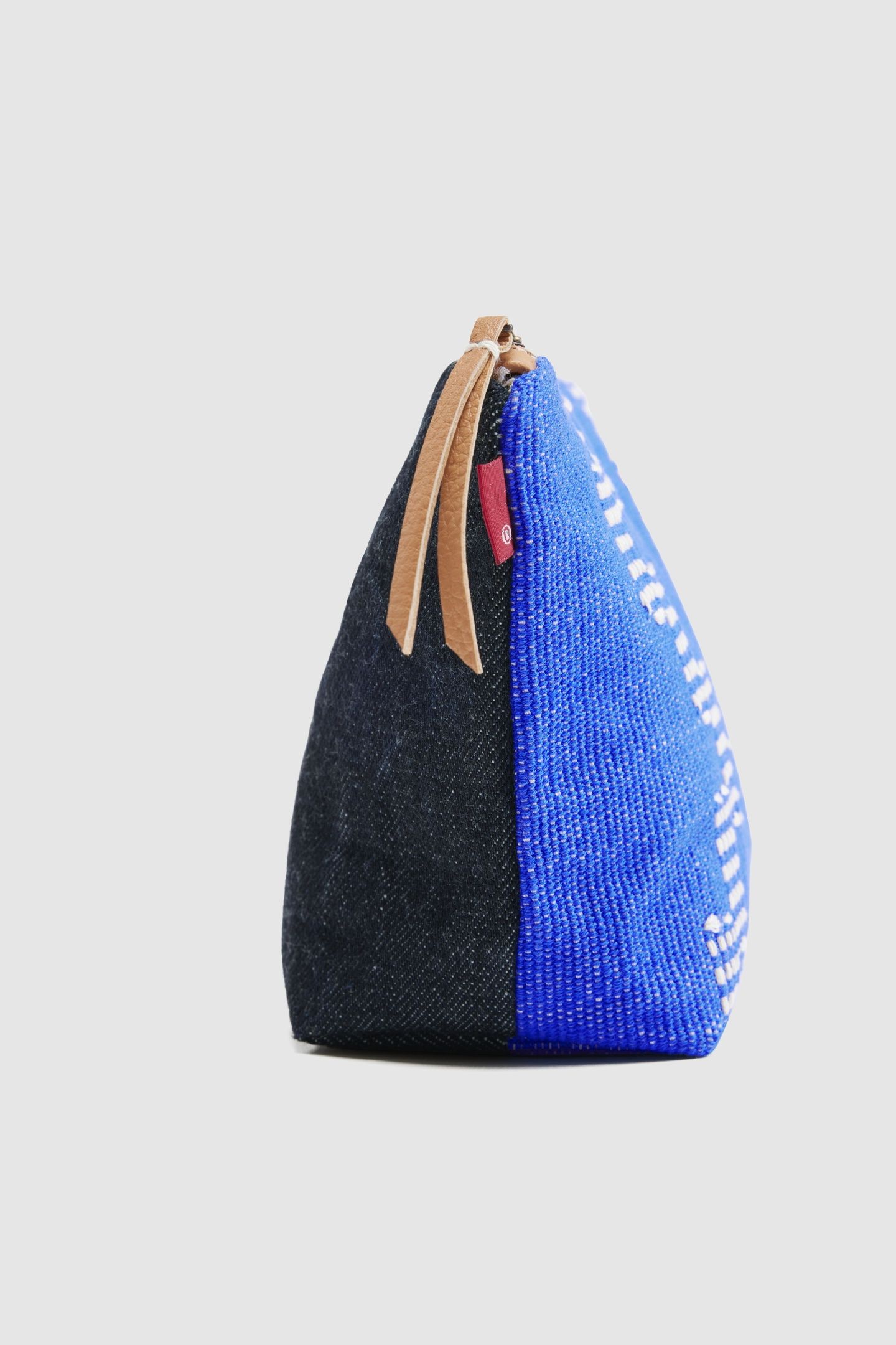 LEVI'S X MERCADO GLOBAL CRISTINA MINI POUCH 2