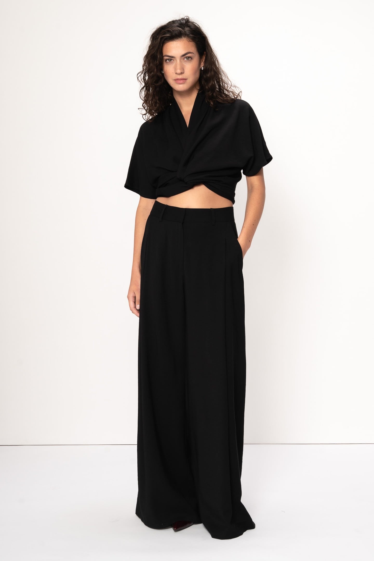 NOVAE TOP BLACK 4