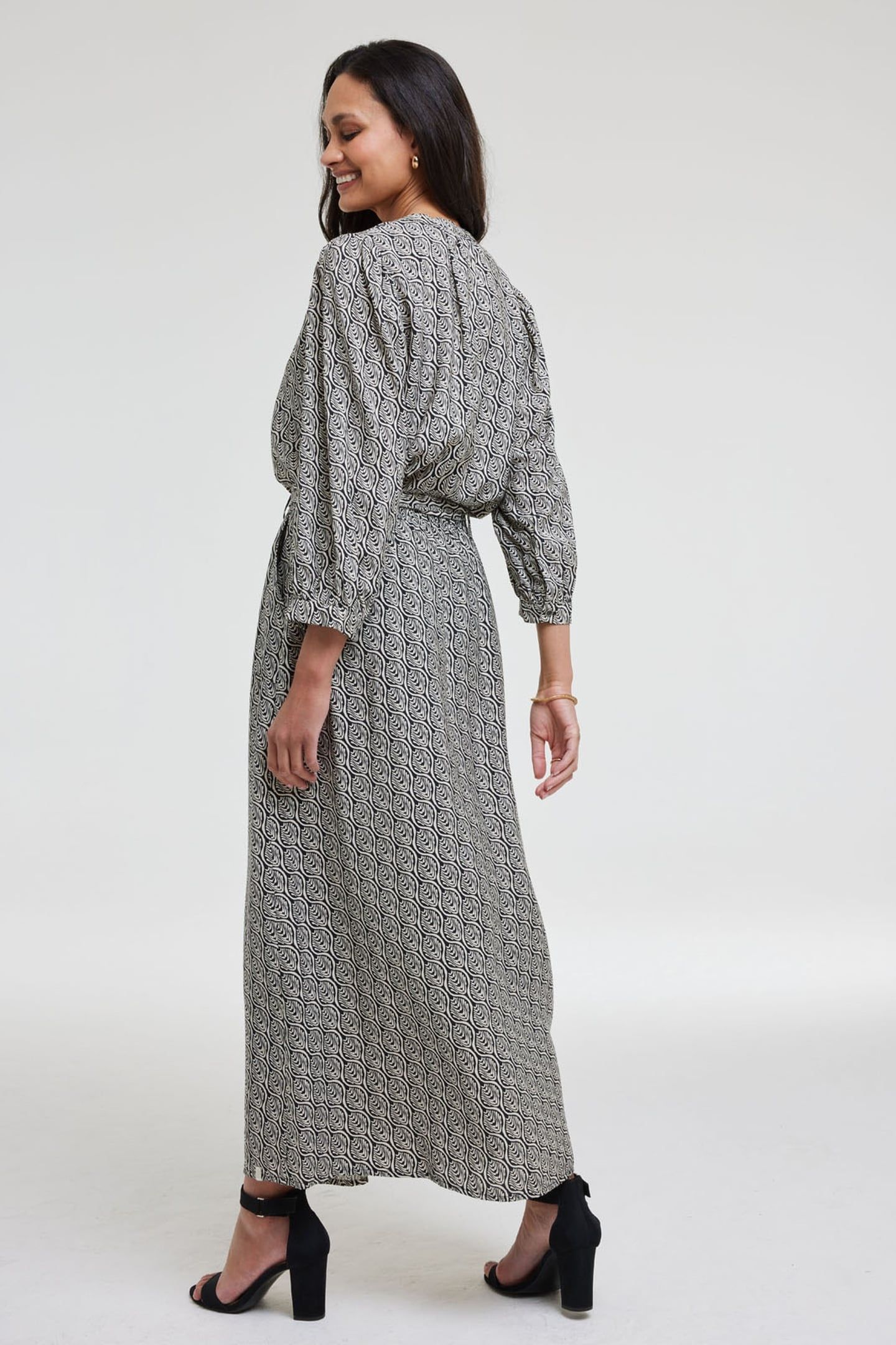 BLOUSE TALE FEATHER GREY WITH PALETTE PRINT 2
