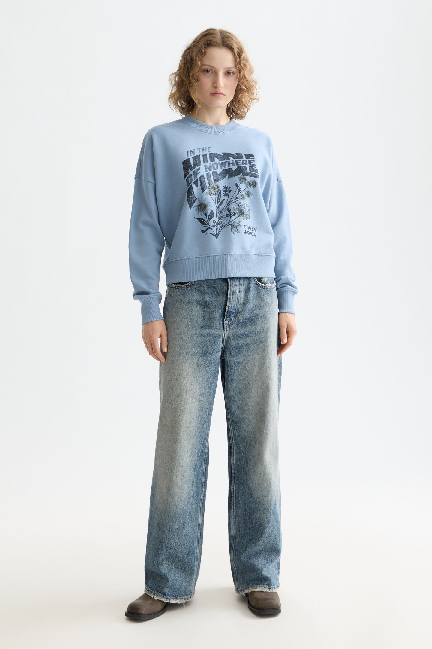 CHEST ARTWORK RELAXED SWEATSHIRT FADED DENIM 2