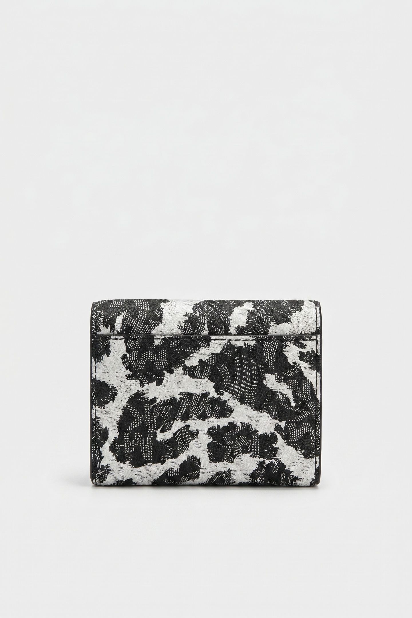 EXTRA-SMALL TRIFOLD BLACK 3