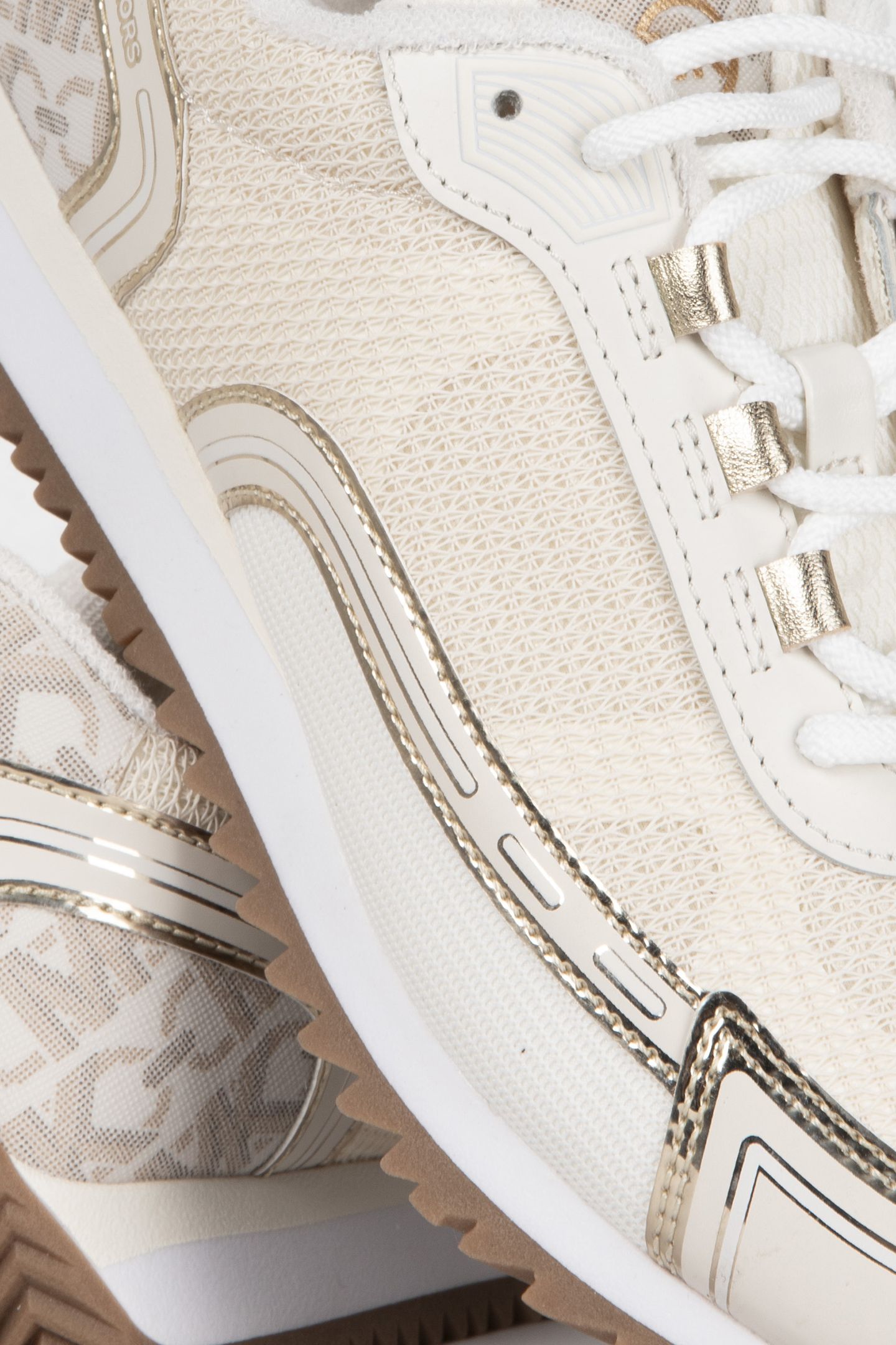 BYRDIE TRAINER VANILLA MULTI 7