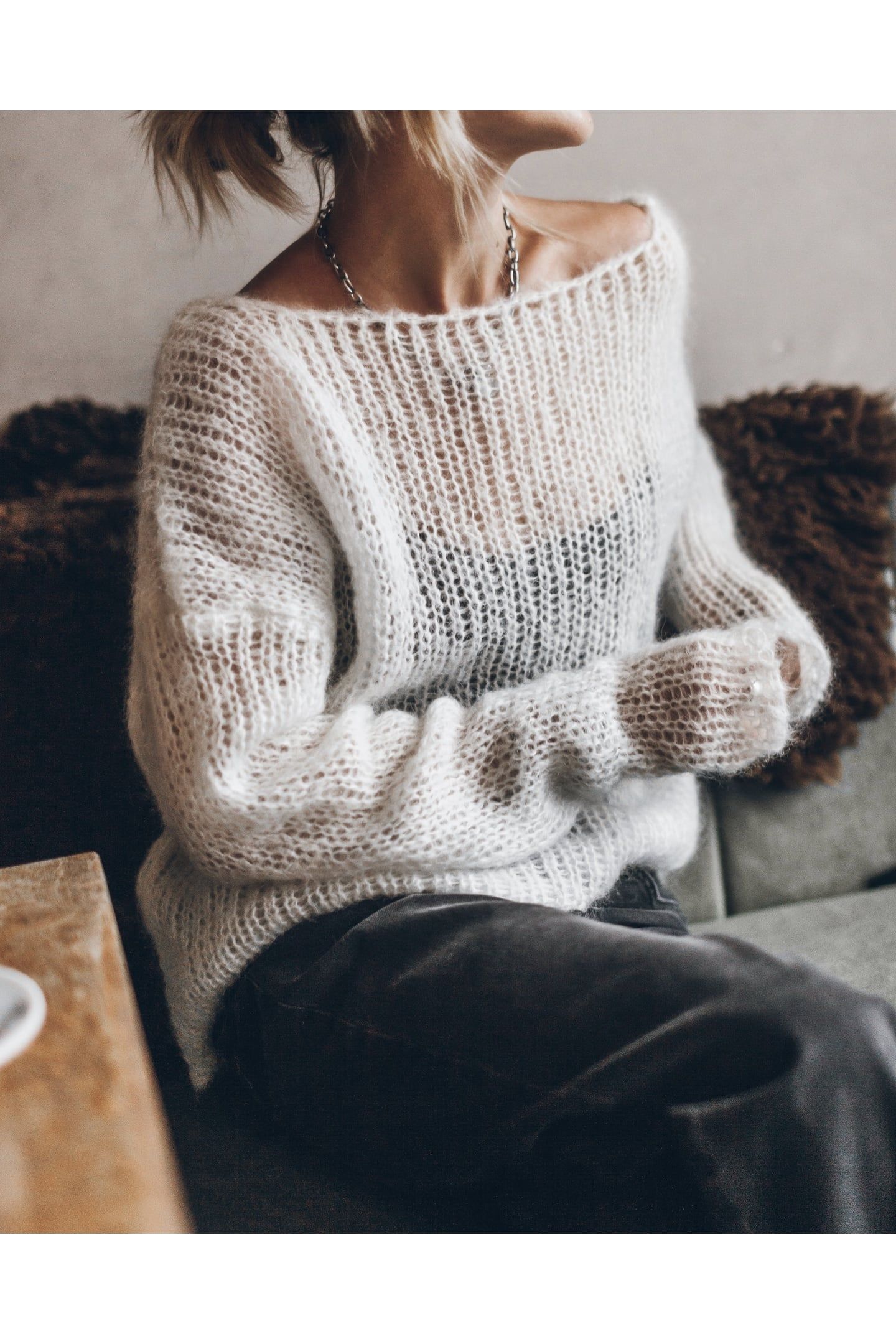 THE WHITE MOHAIR KNITTED SWEATER 4