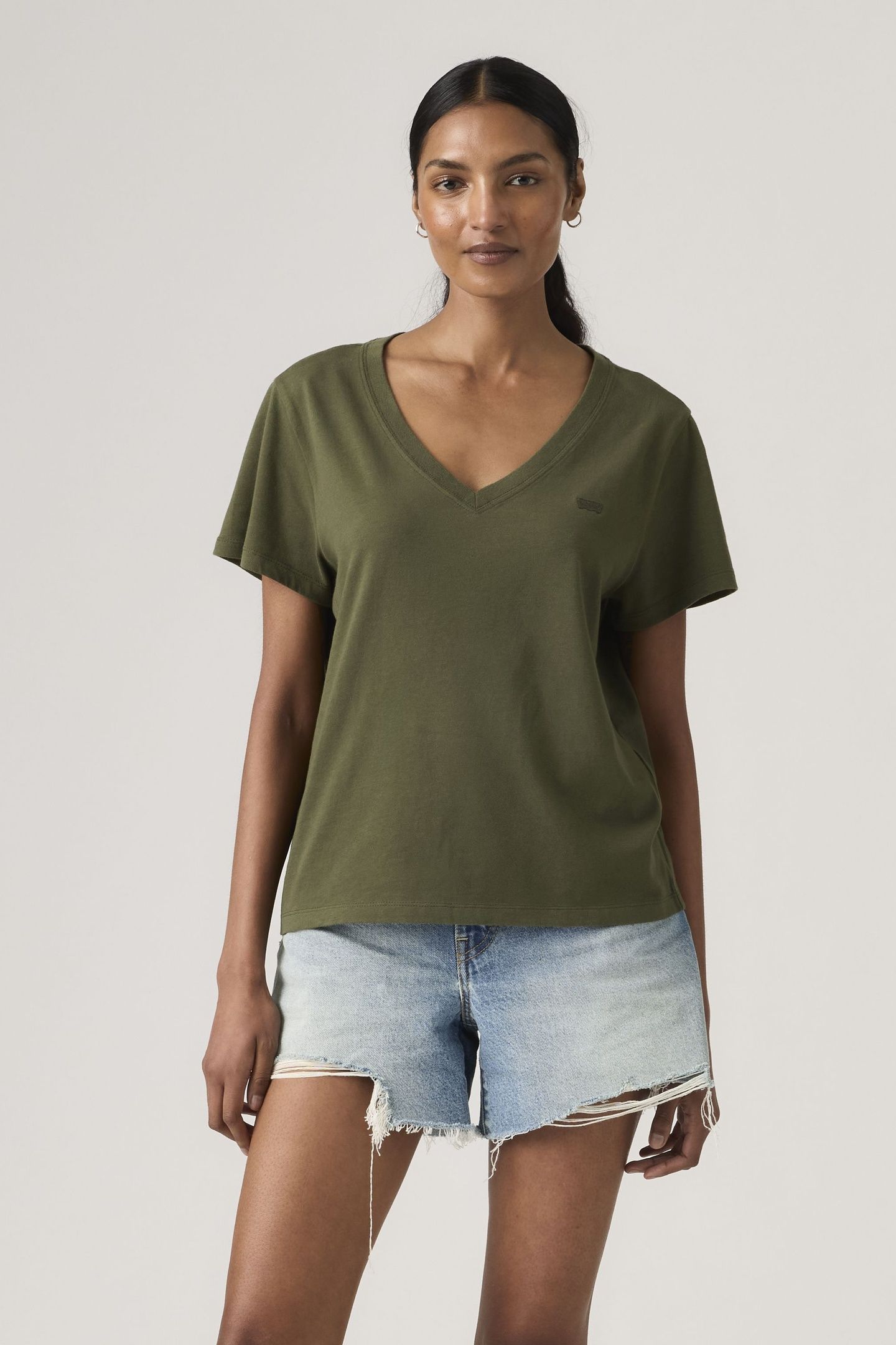 FAVORITE COTTON V-NECK TEE 1