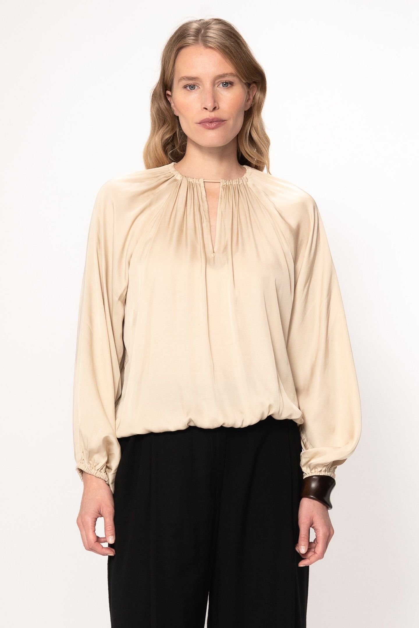JADE TOP ALMOND 3