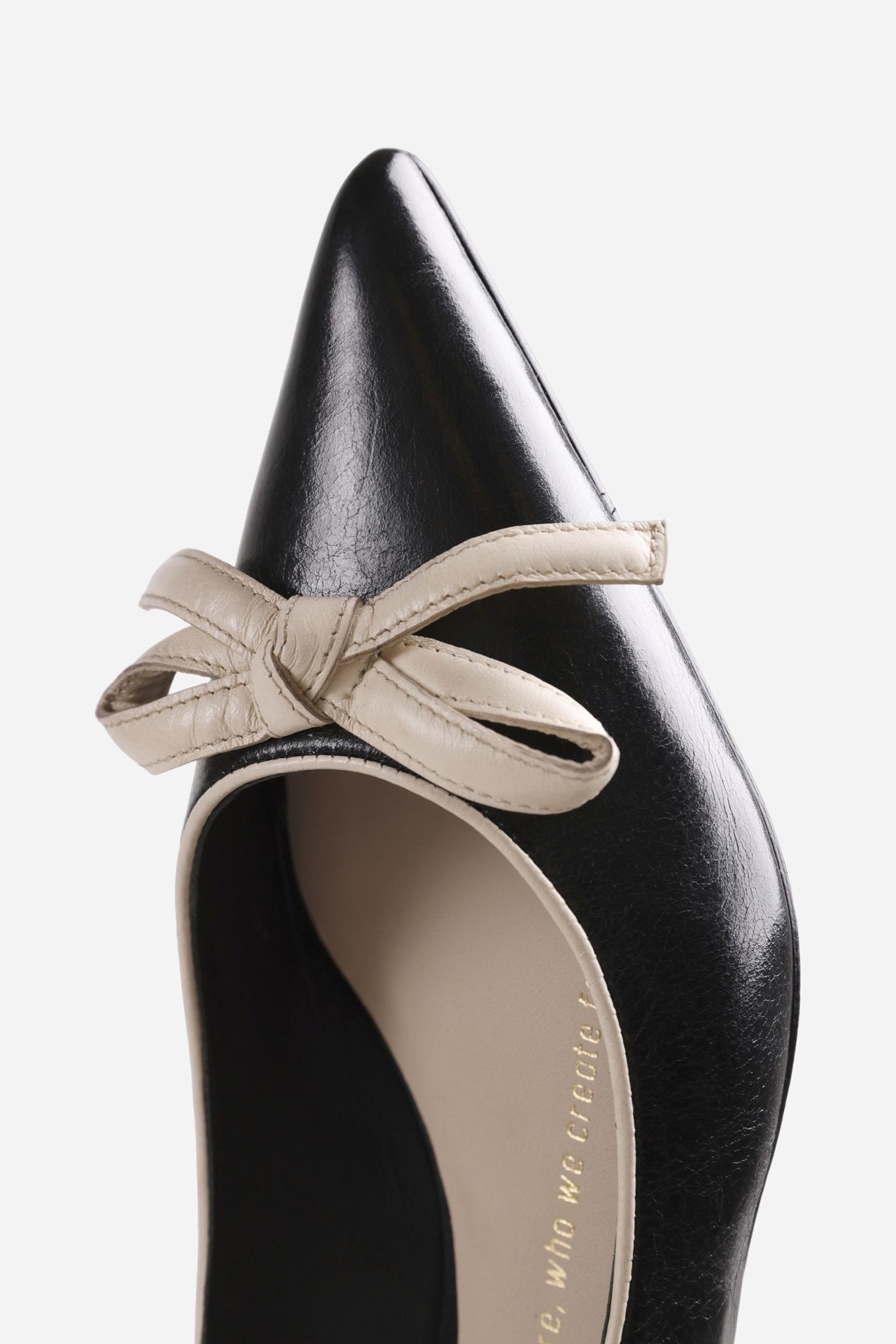 NEW-FABIA DRESS SHOE BLACK/OFF WHITE 4