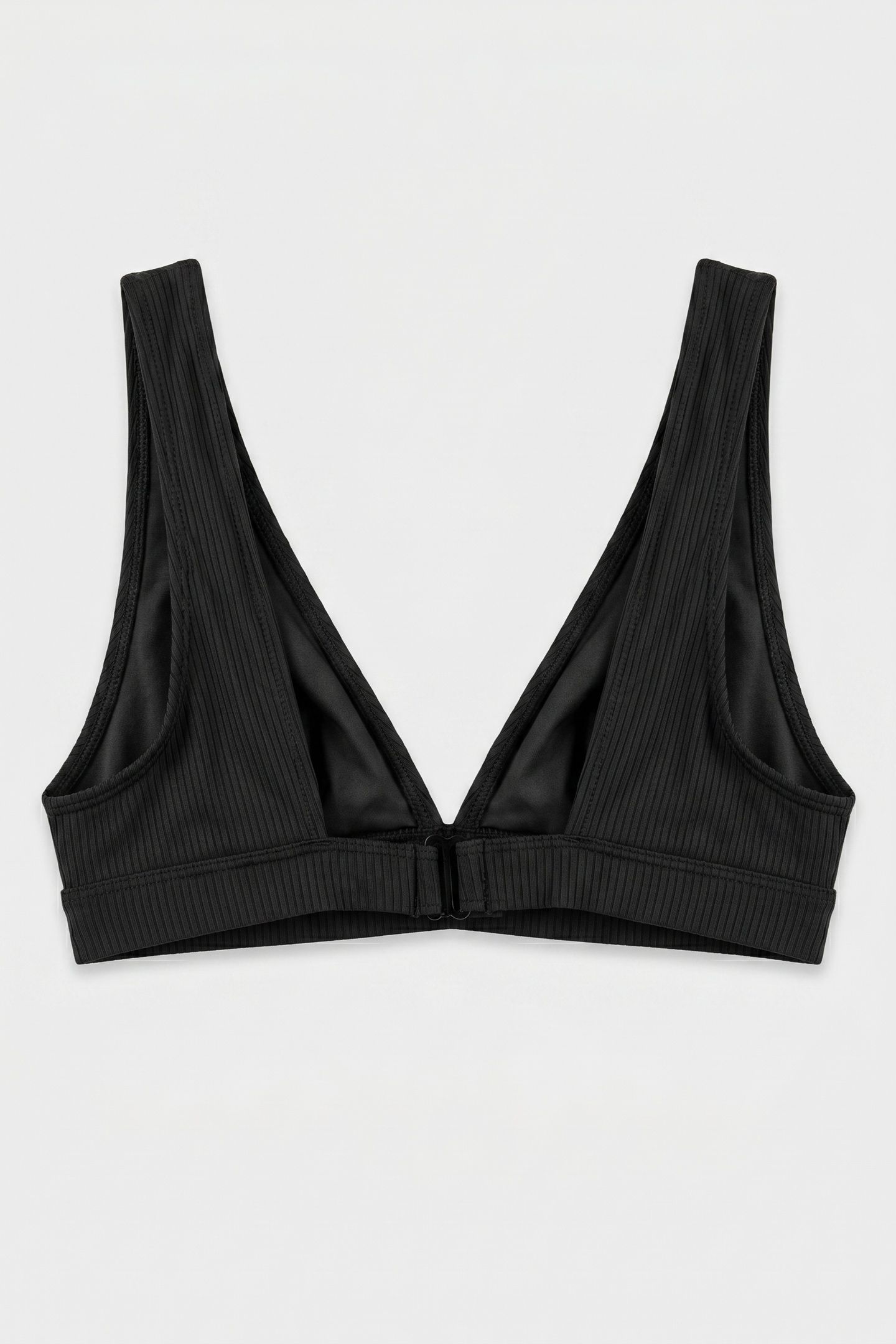 REMI TRIANGLE BLACK 3