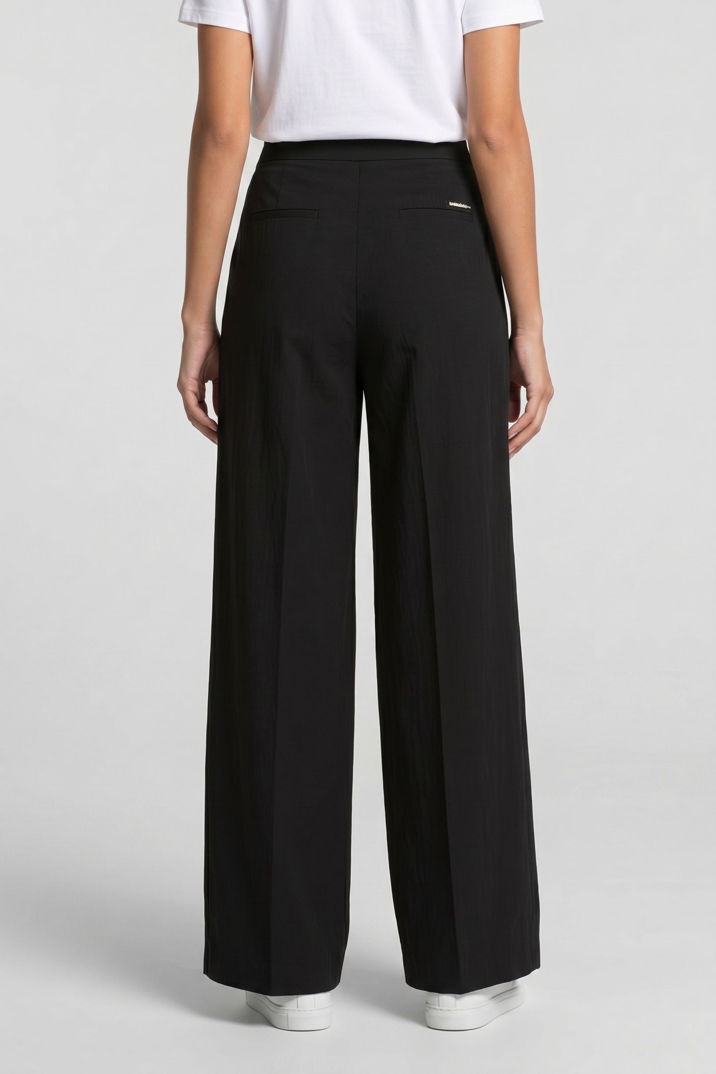 LIGHTWEIGHT EVERYDAY PANTS BLACK 2
