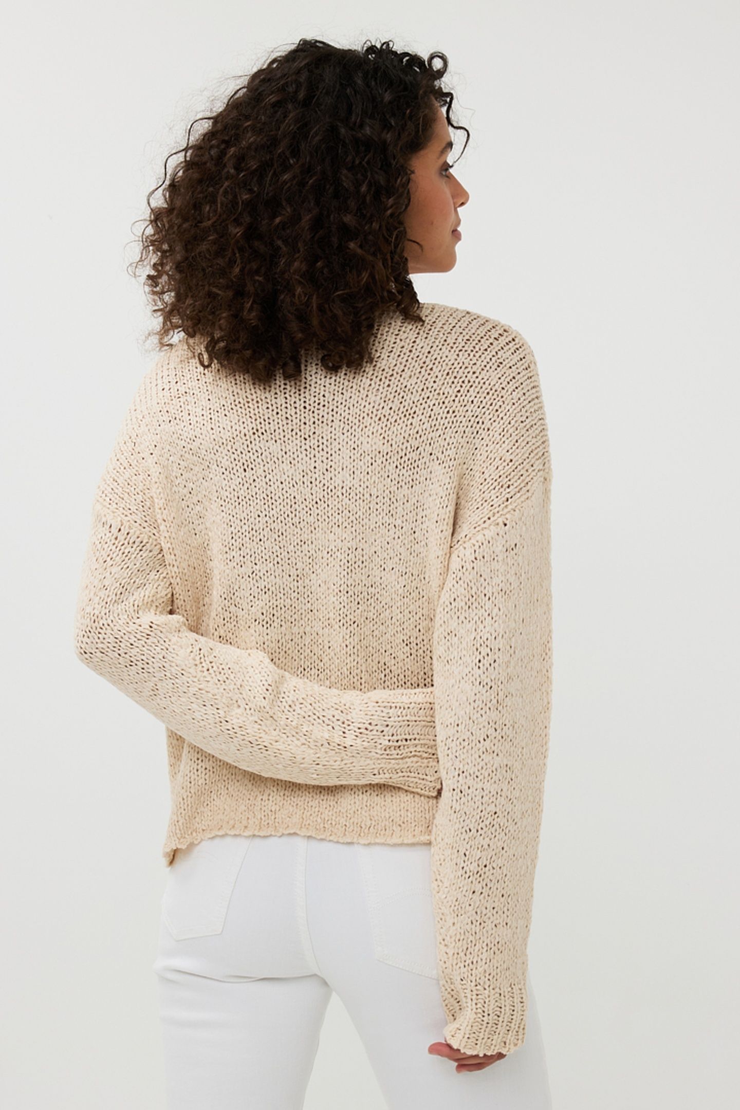 SWEATER V-NECK TAPE YARN SAND 3
