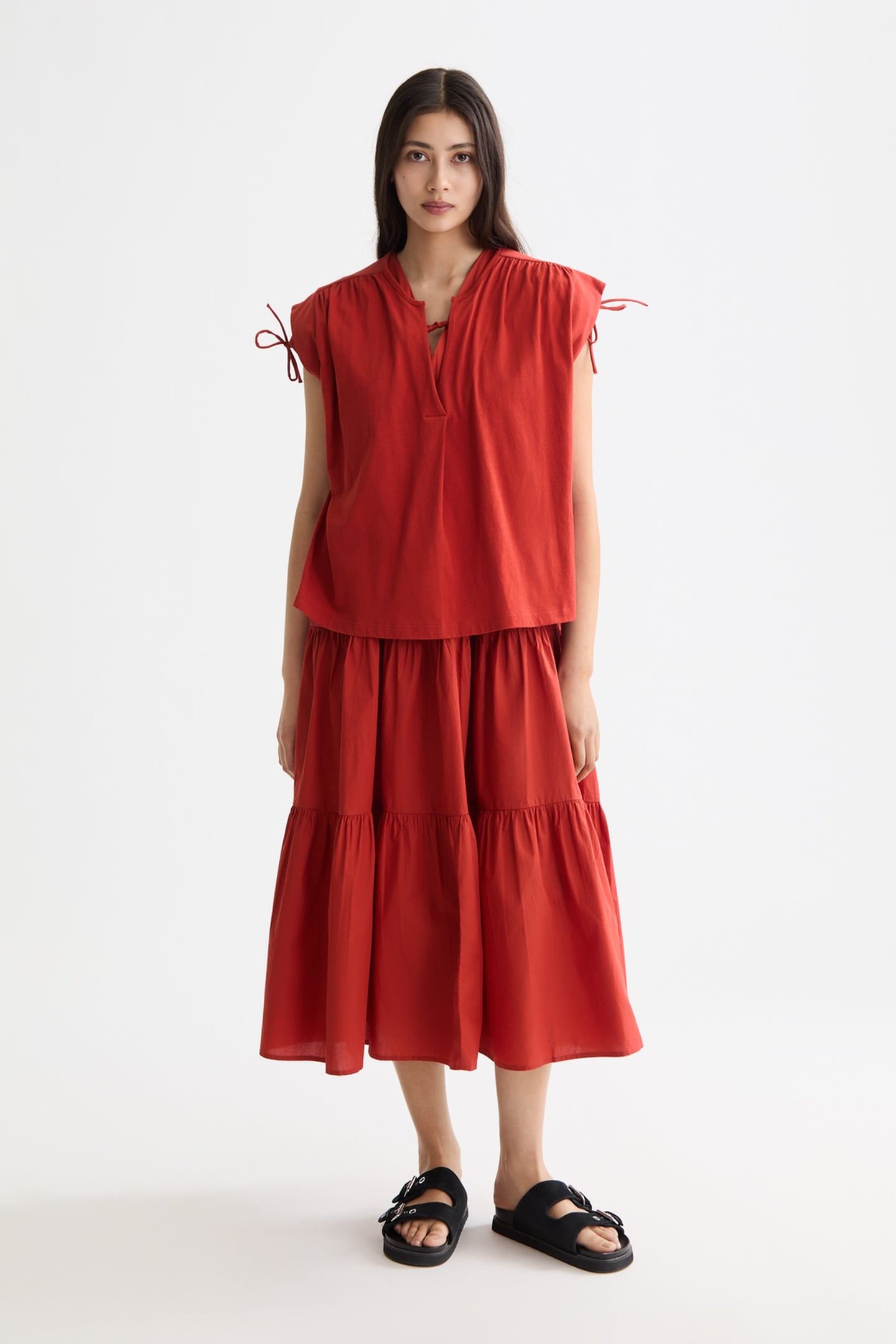 DRAPEY V-NECK T-SHIRT KETCHUP 1