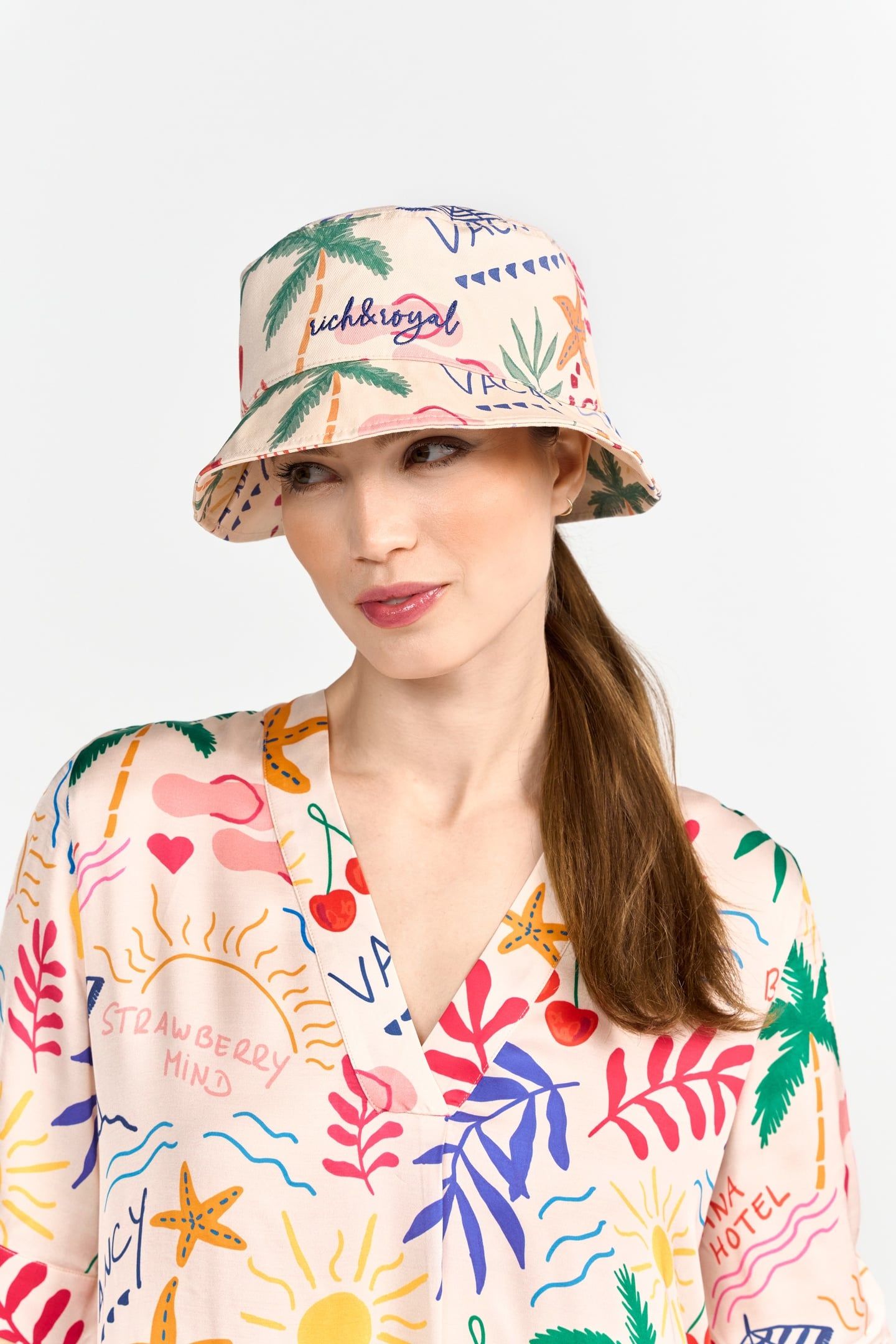 EMBROIDERY BUCKET HAT PEARL WHITE 2