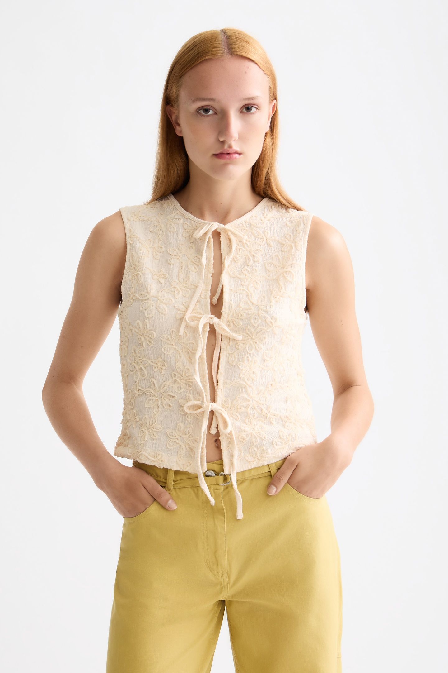 BOW CLOSURE STRUCTURED TANK EGGNOG 1
