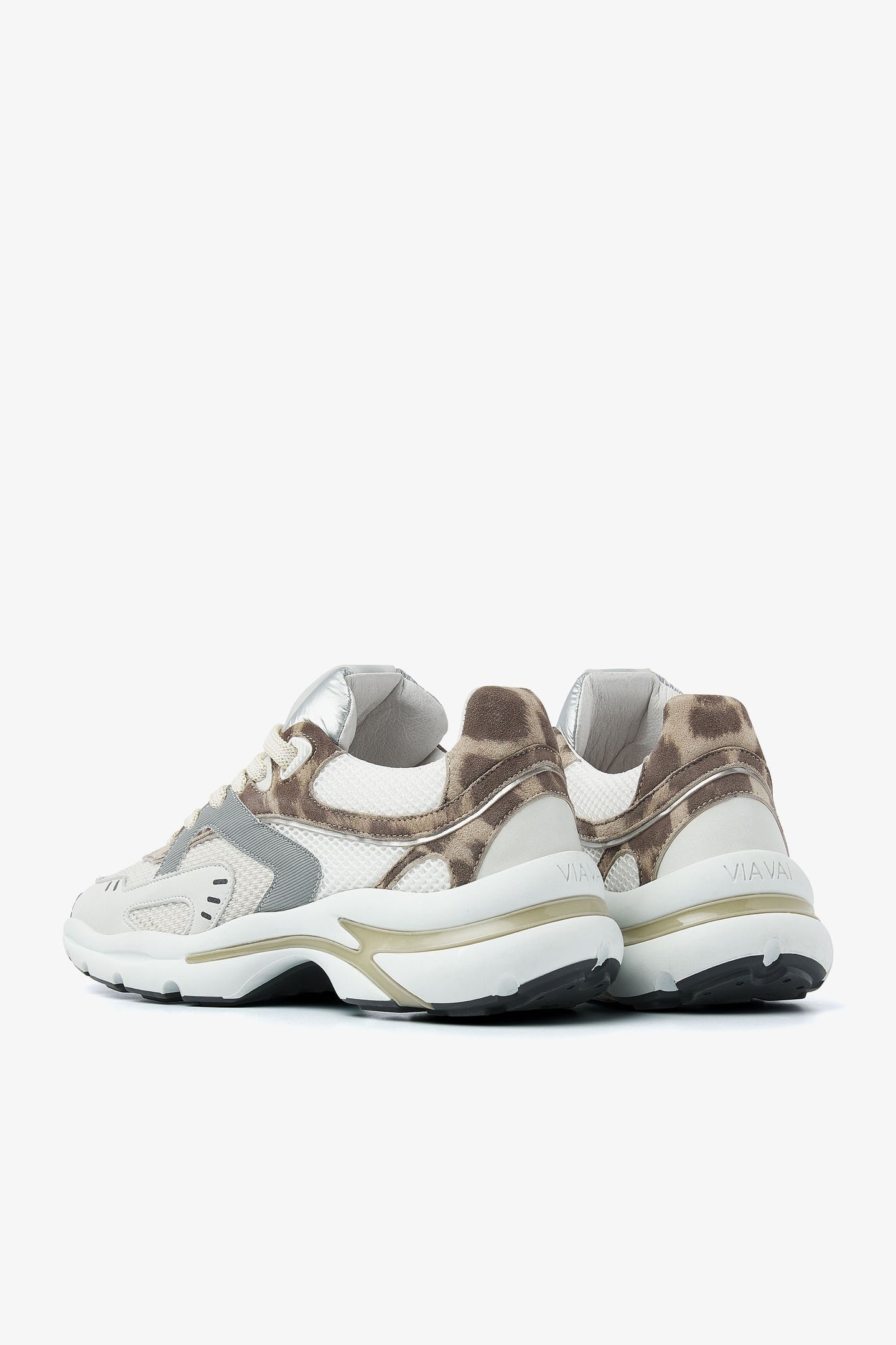 VESPER KELSEY BROWN 6
