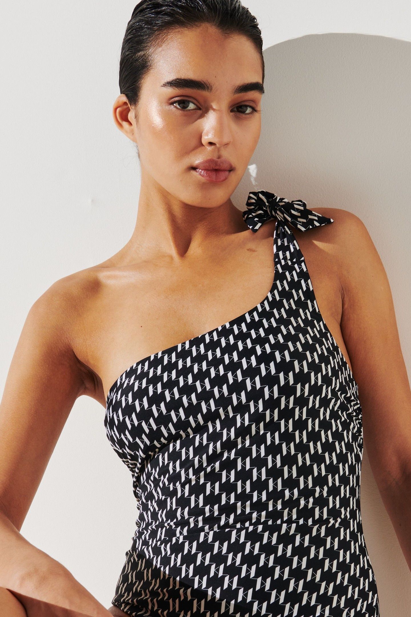 MONOGRAM TIE CHEEKY SWIMSUIT MONOGRAM BLACK/WHITE 4