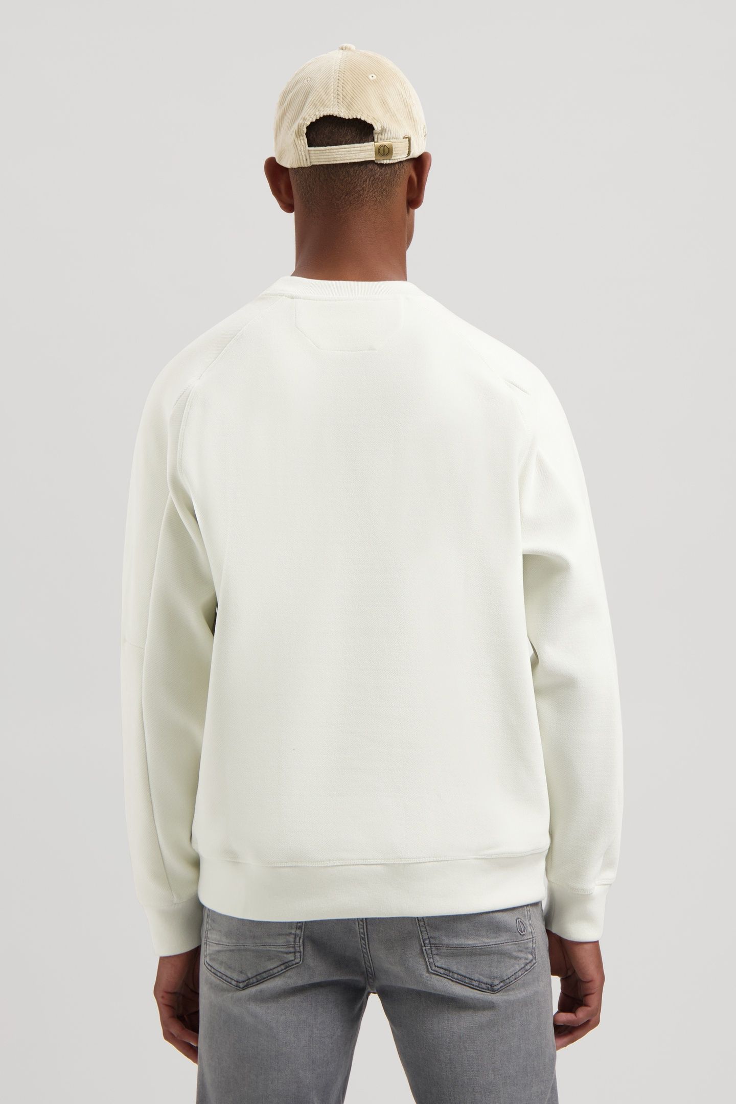 DS_ADRIAN CREWNECK SILVER BIRCH 3