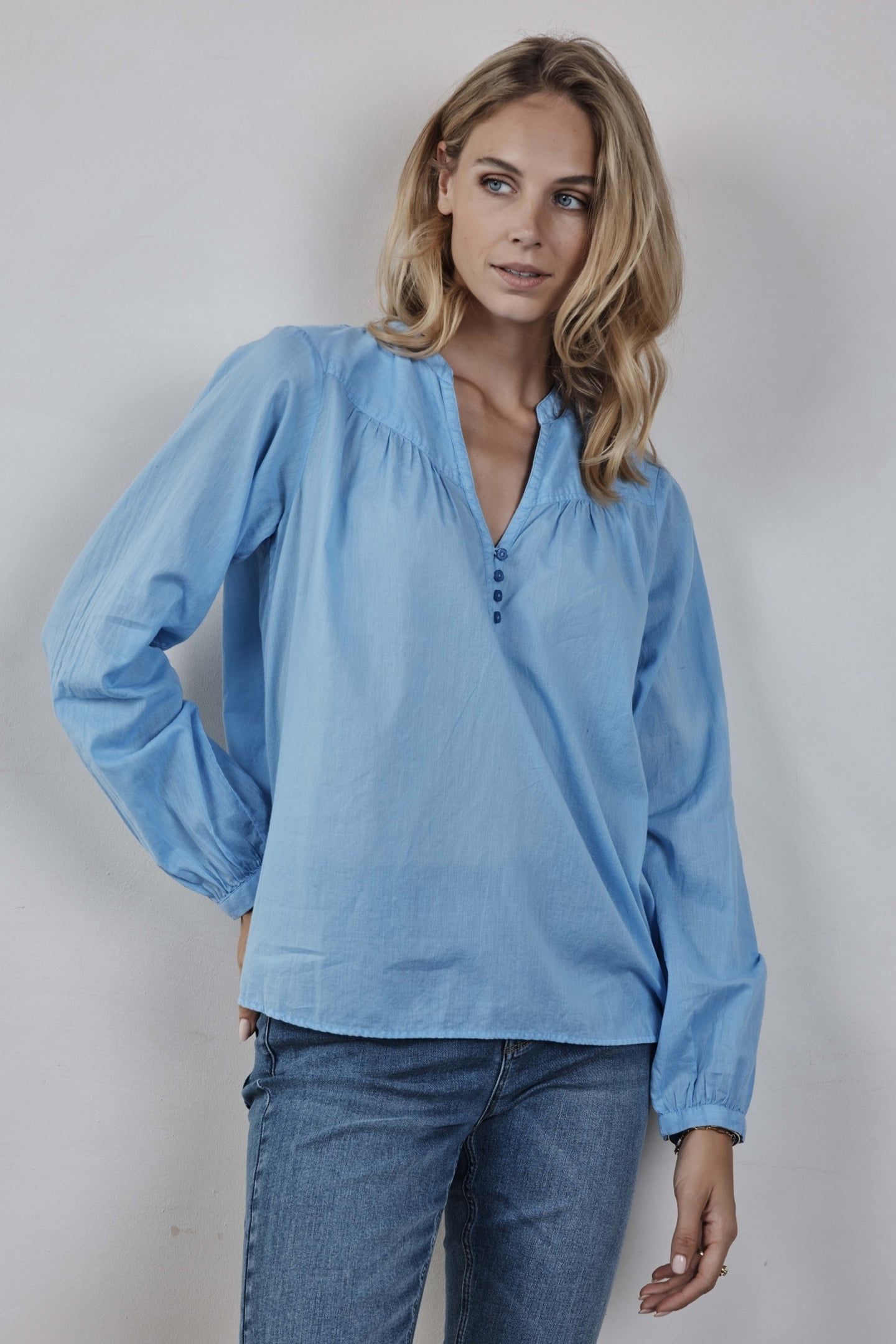 BLOUSE NELSA SKY BLUE 1