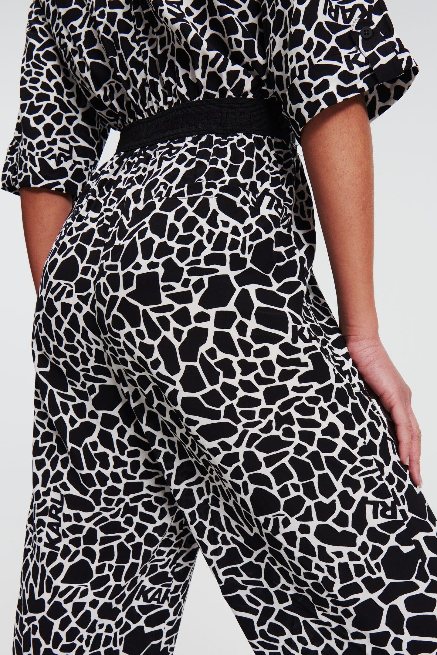 PRINTED JUMPSUIT GIRAFFE BLACK/WHITE 4