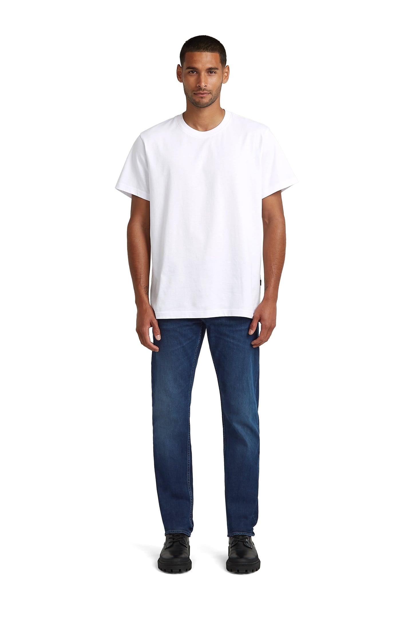 MOSA STRAIGHT WORN IN NIGHT TIME 1