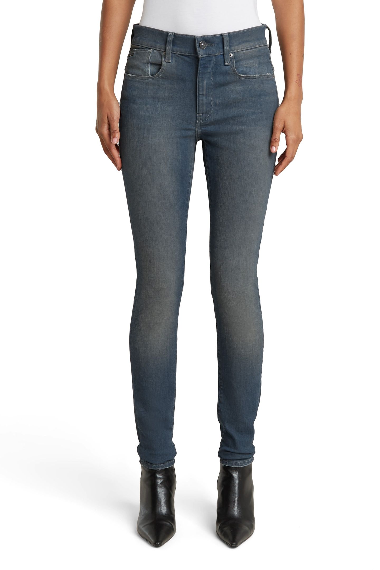 LHANA SKINNY WORN IN SMOKEY NIGHT 2