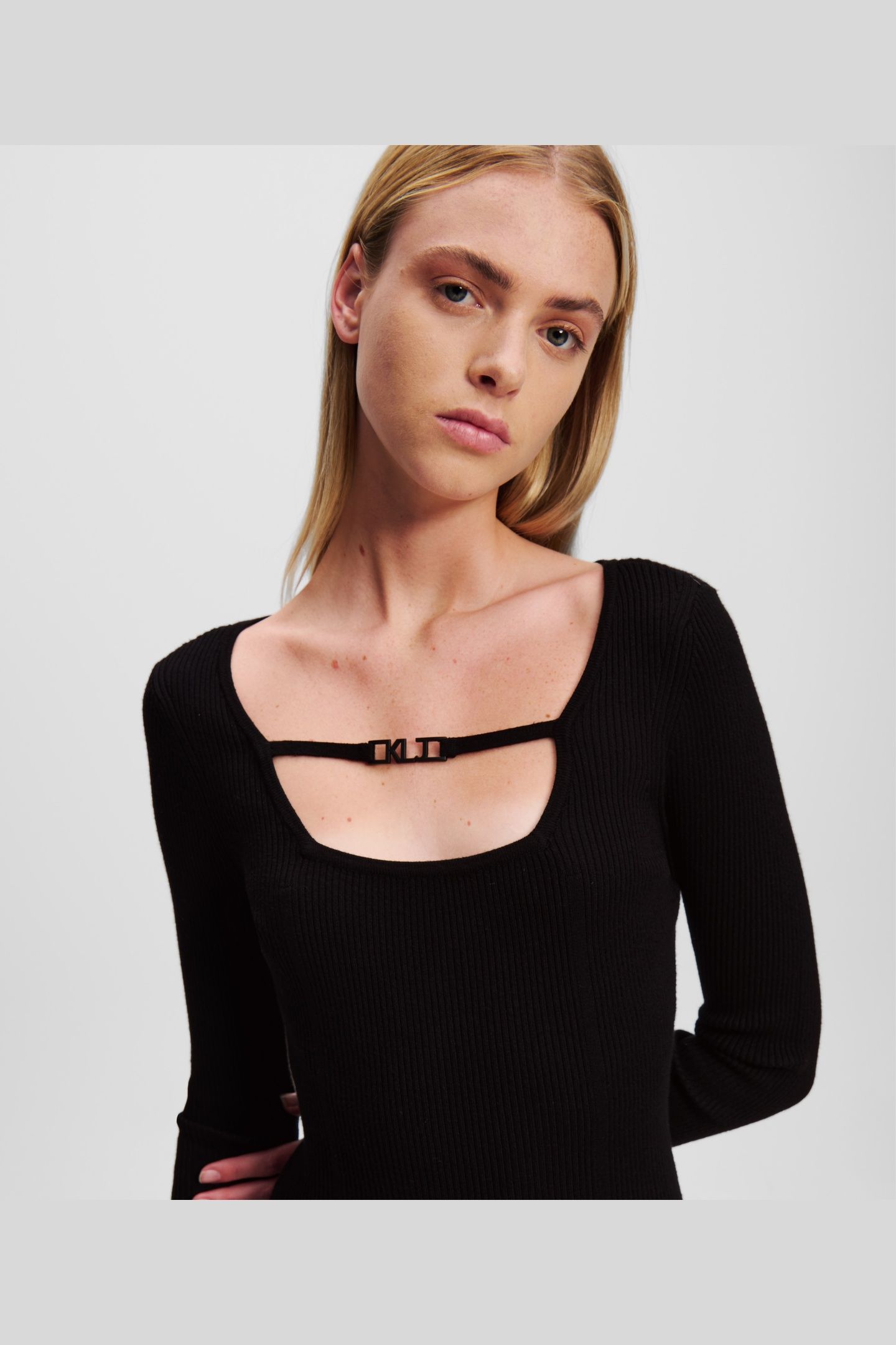 KLJ LSLV KNITTED LOGO DRESS BLACK 2