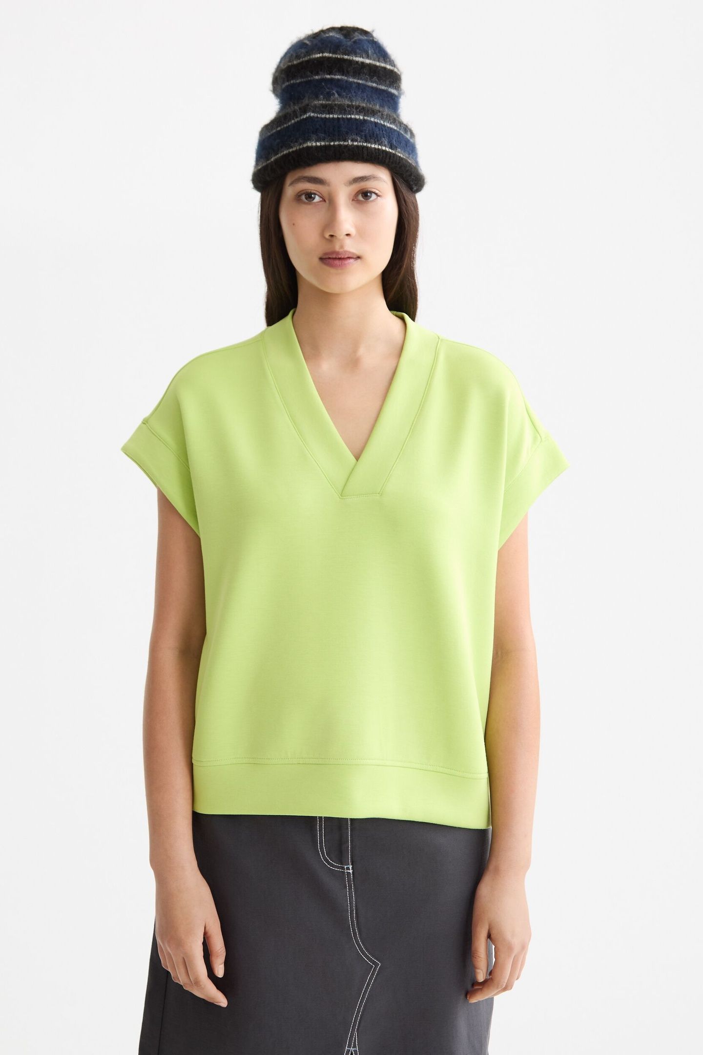 V-NECK SLEEVELESS MODAL SWEATSHIRT GREEN GLOW 3
