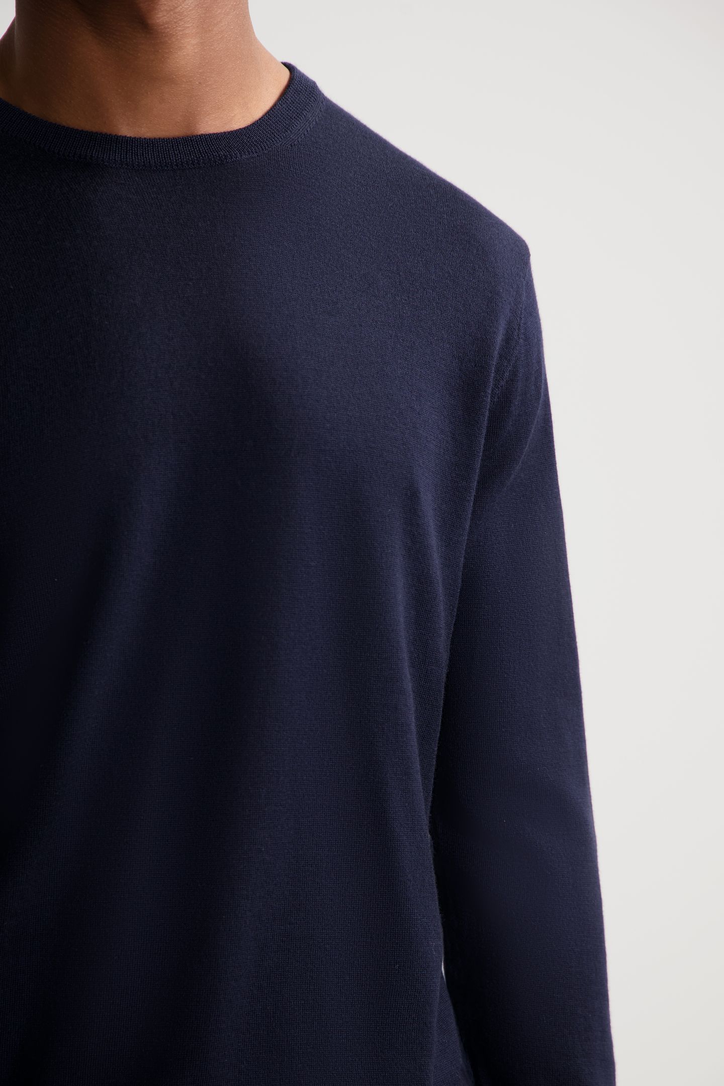 DS_DESTIN CREWNECK DK. NAVY 5