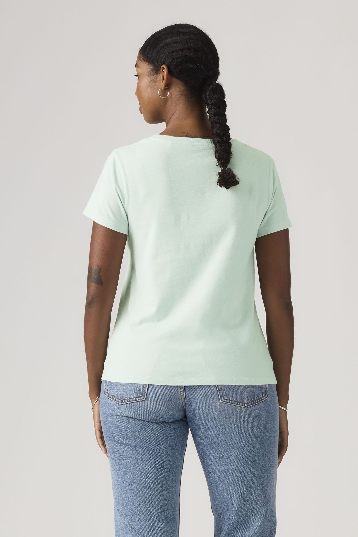 PERFECT V-NECK TEE 3