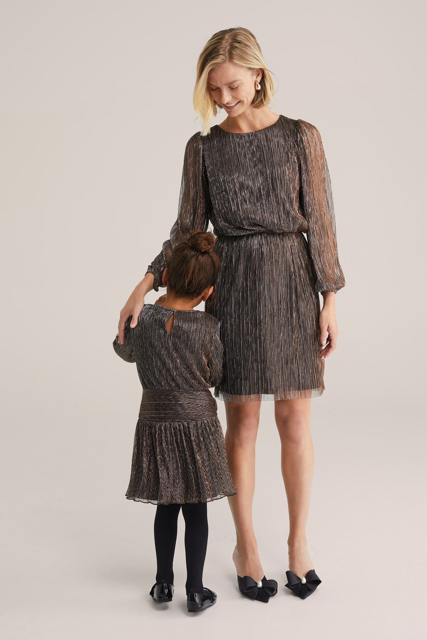 DRESS SHORT GOLD 6