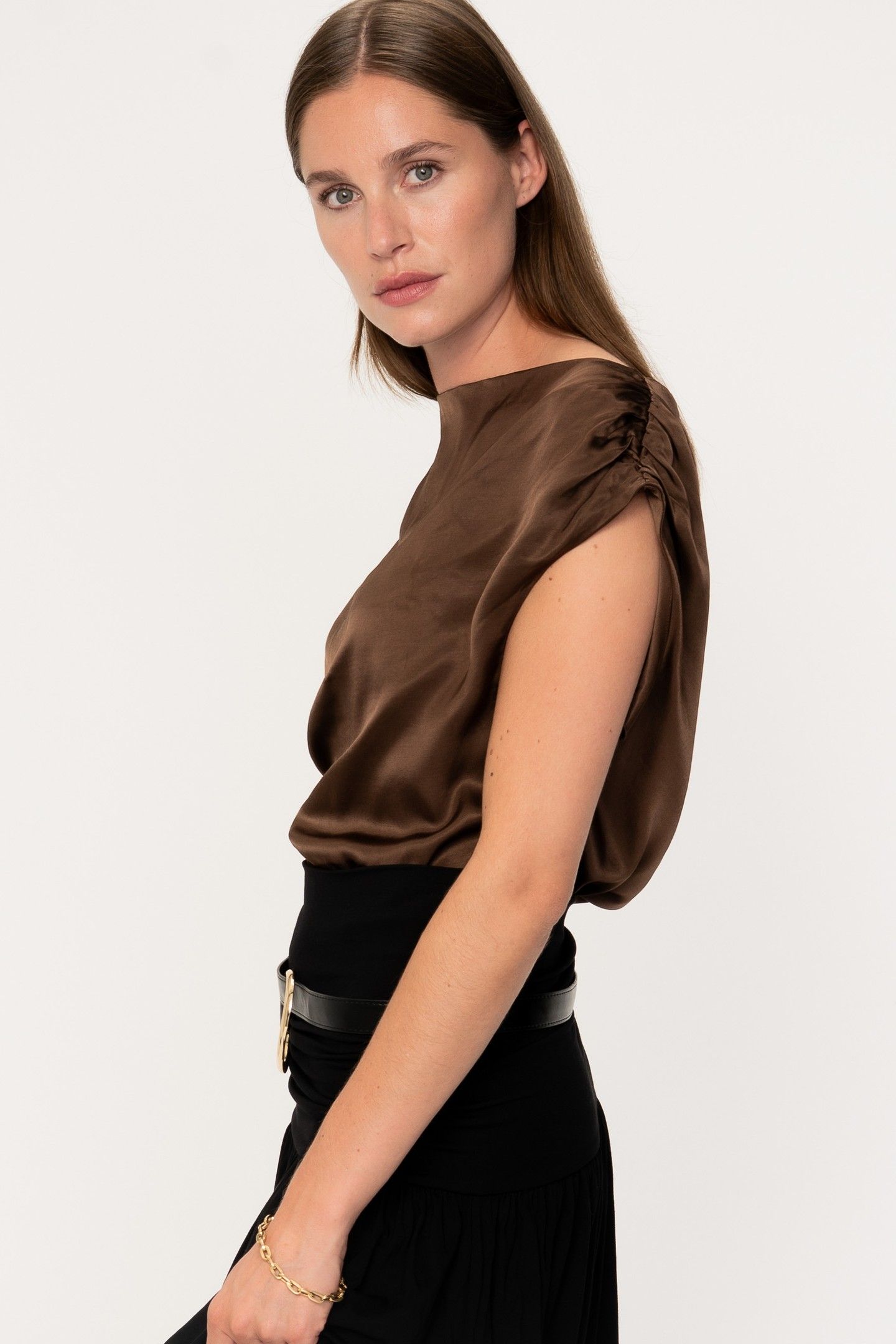 ADHARA TOP WALNUT 5