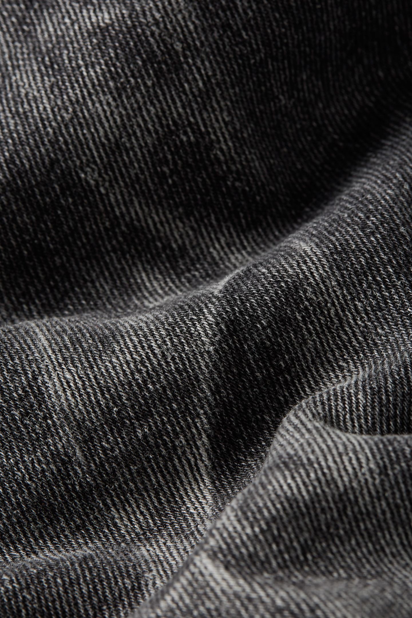 D-STAQ 3D SLIM WORN IN BLACK WATER CAUSTICS 6