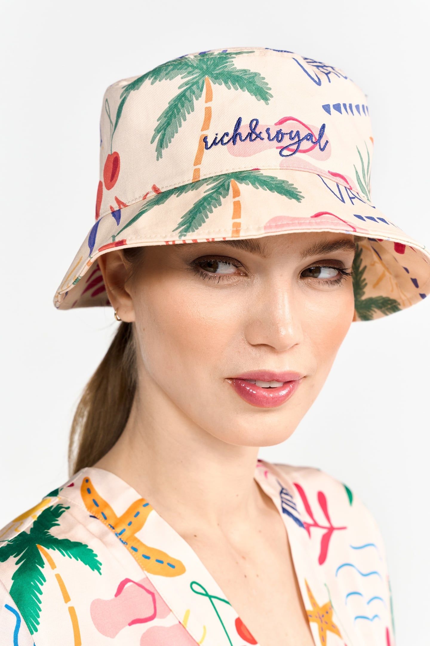 EMBROIDERY BUCKET HAT PEARL WHITE 4