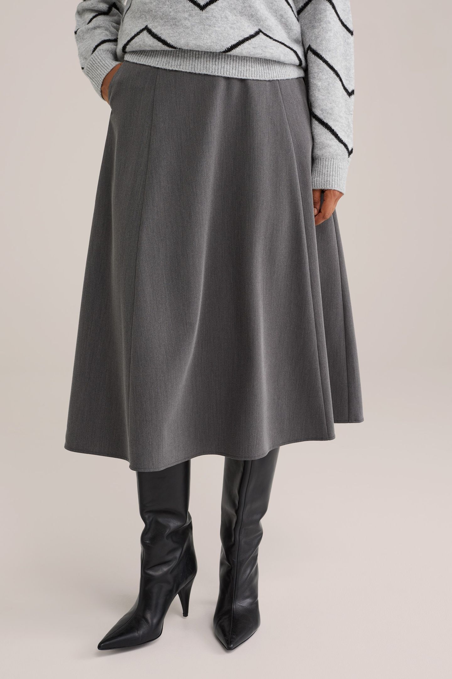 SKIRT MEDIUM LENGTH GREY 1