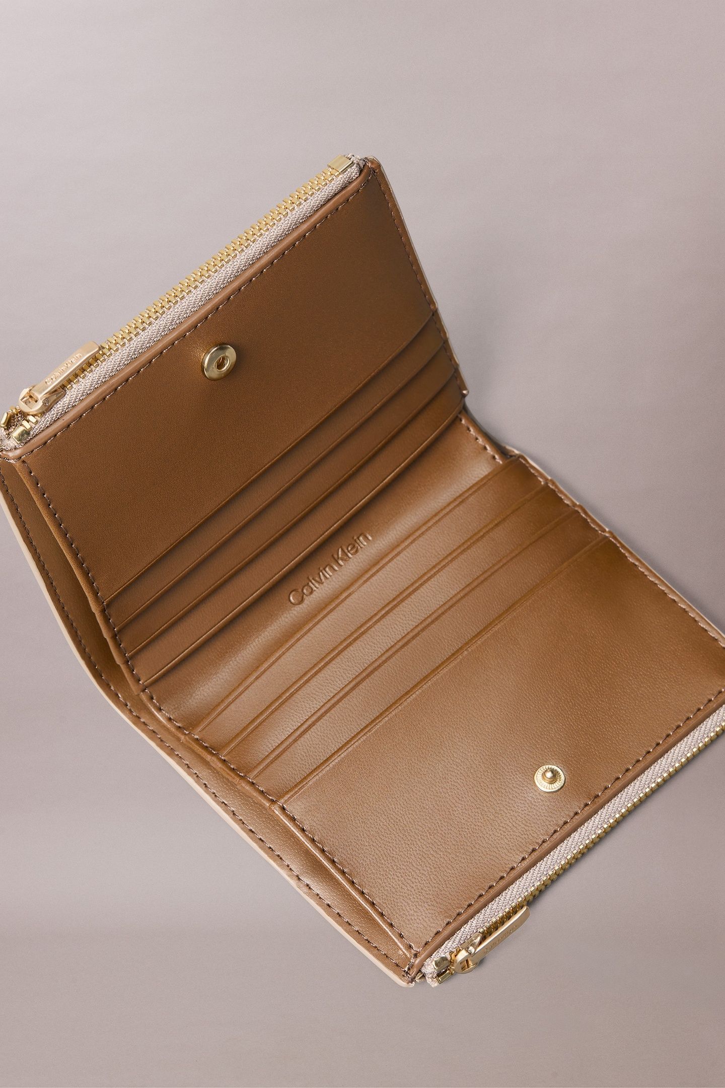 FOIL LOGO TOP ZIP CARDHOLDER DESERT TAUPE 3