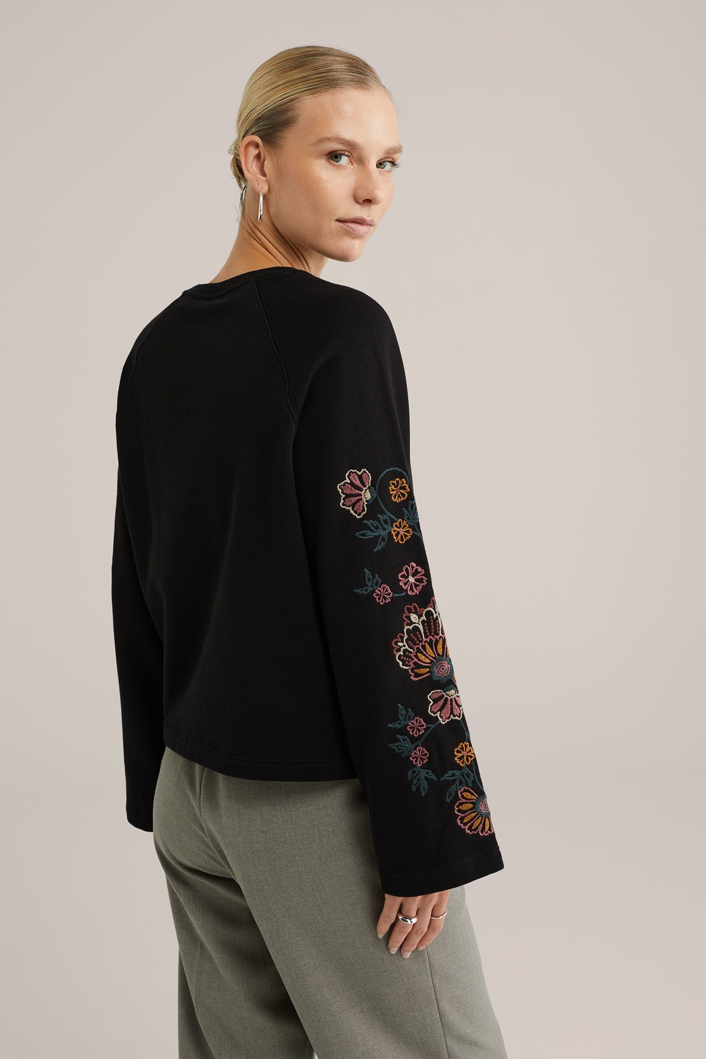 SWEATER BLACK 2