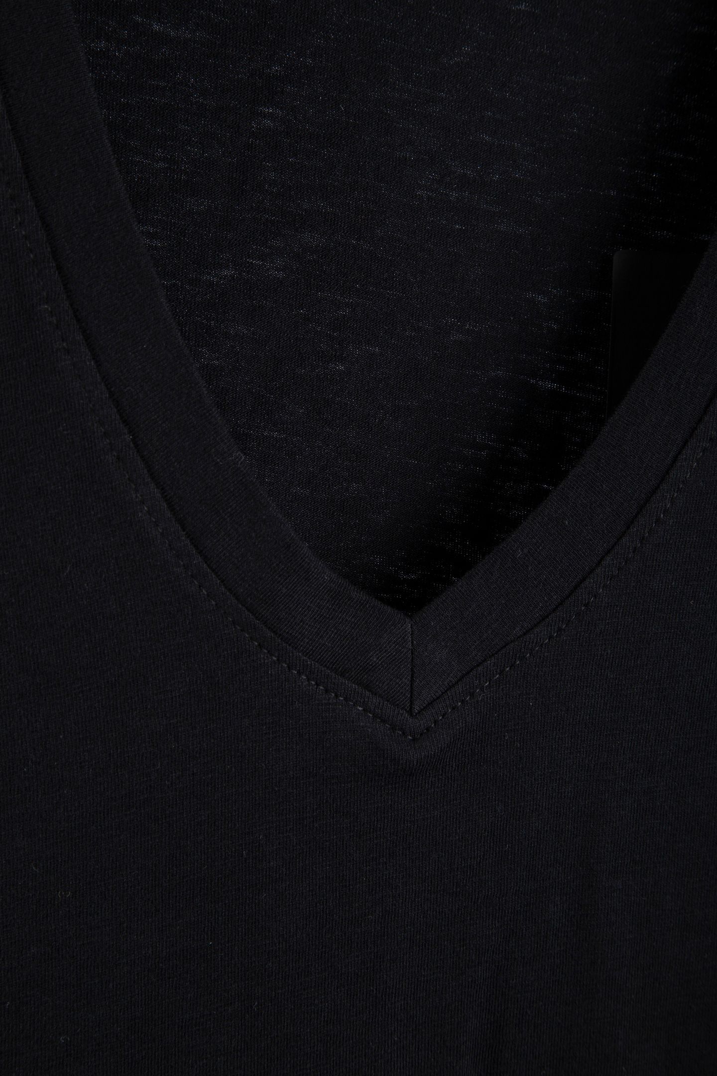 SLUB V-NECK T-SHIRT BLACK 4