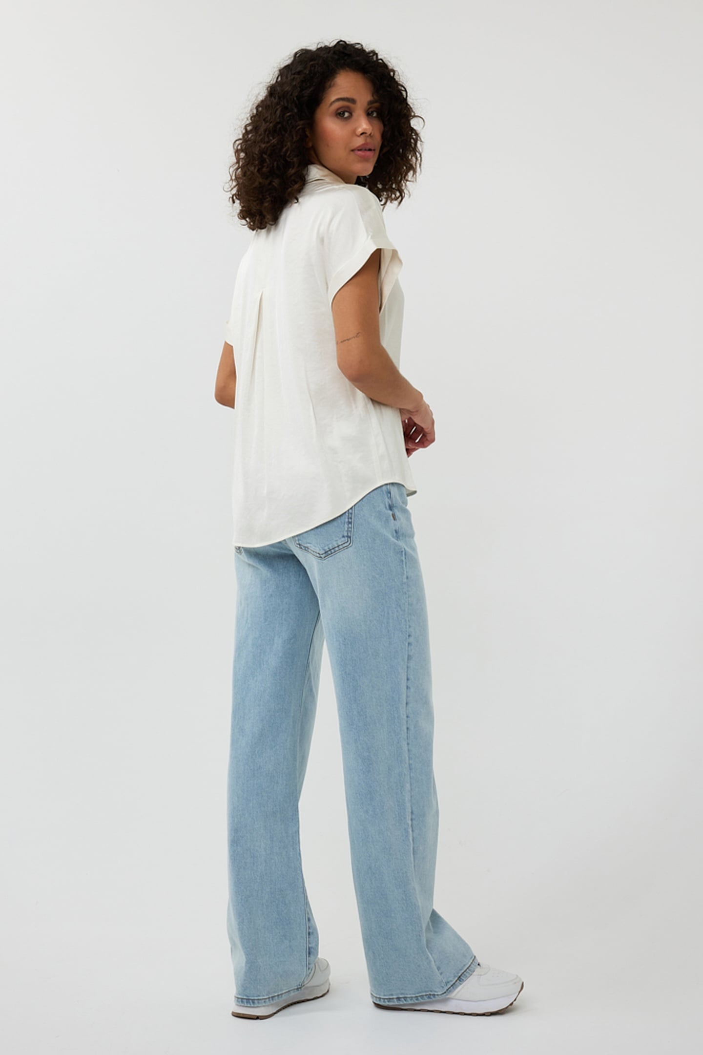 BLOUSE S/SLVE POCKET SATIN LOOK OFF WHITE 4