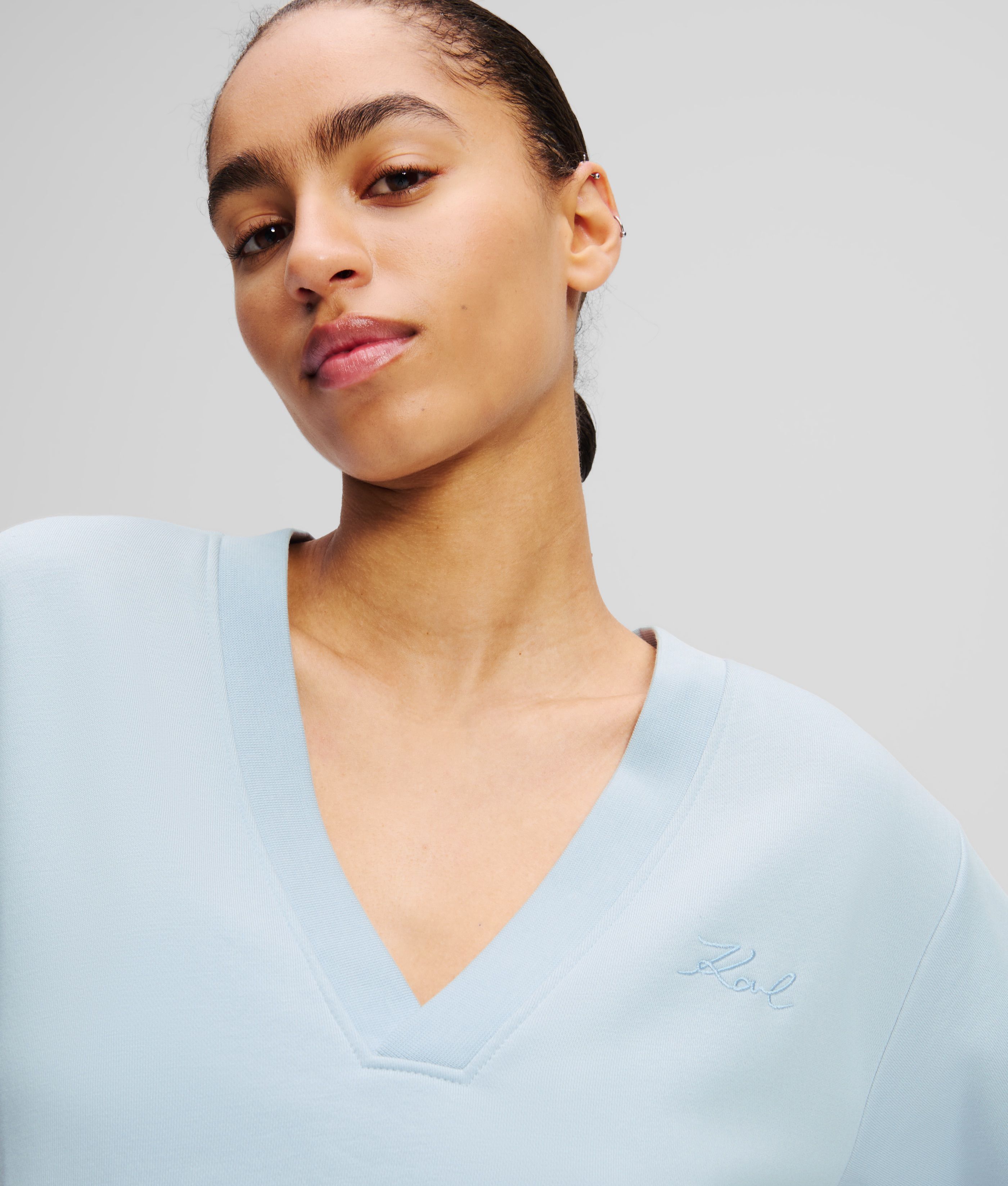 V-NECK SWEATSHIRT KENTUCKY BLUE 3