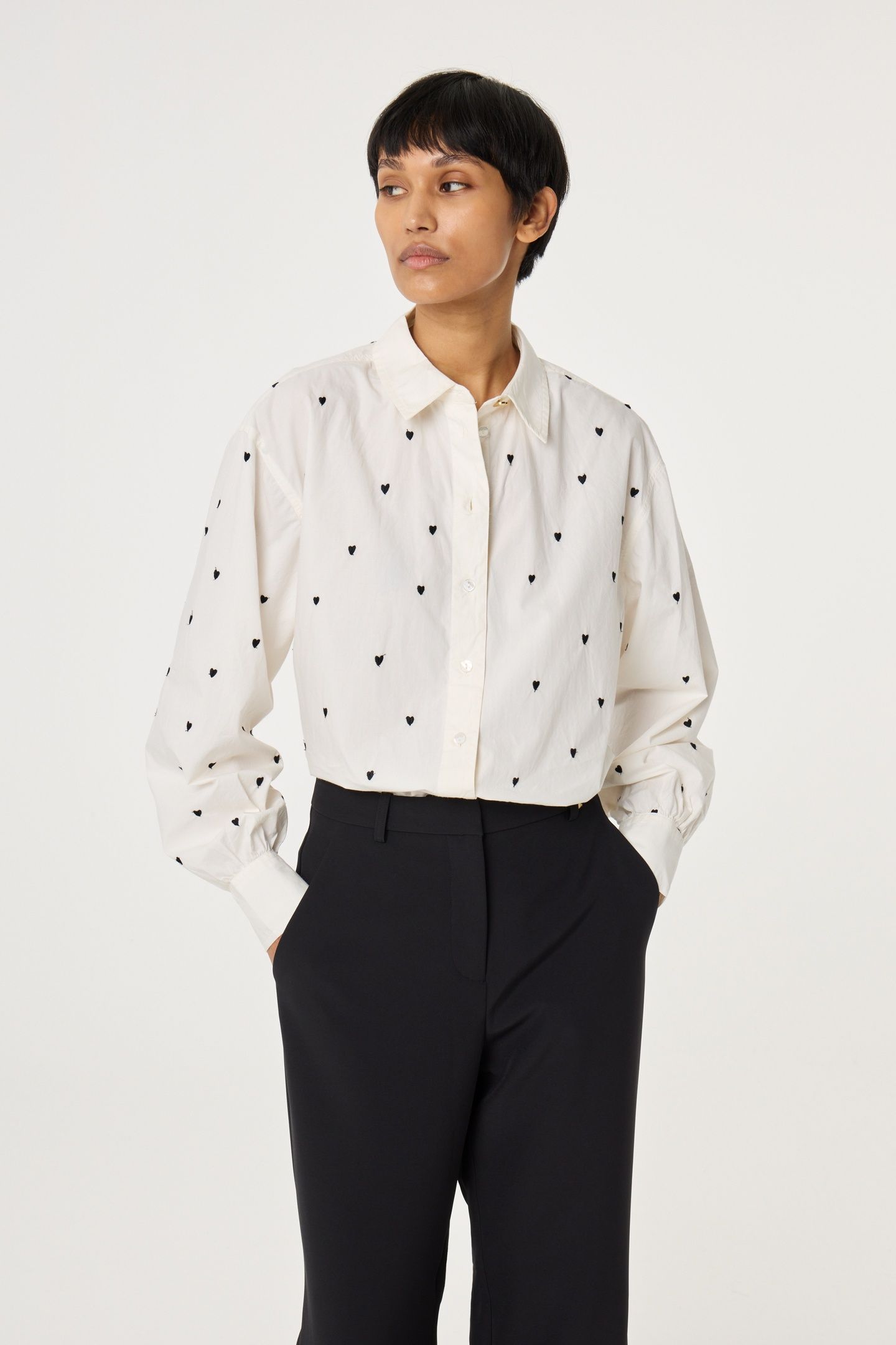 DINA BLOUSE COSY WHITE/BLACK 1